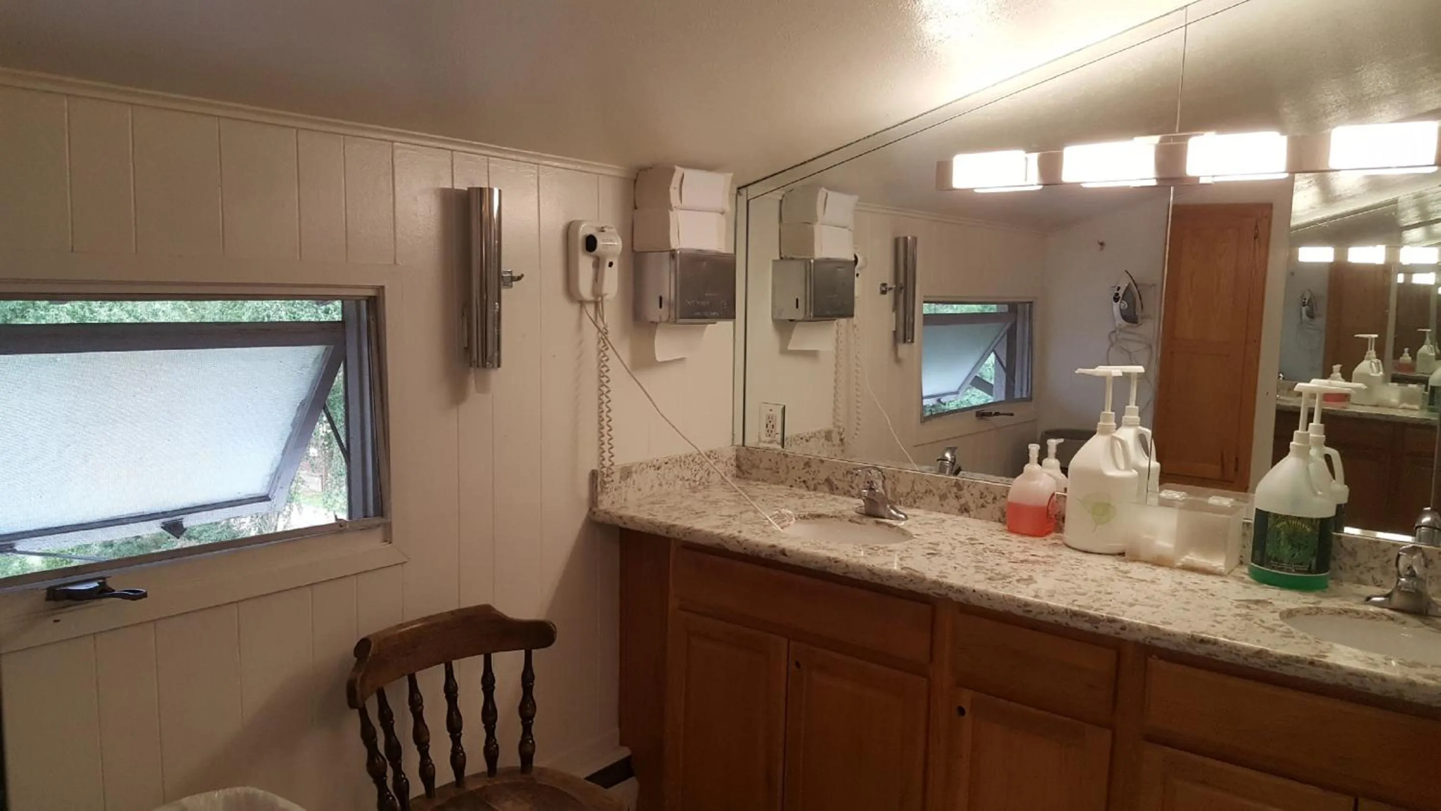 Communal lounge/ TV room in St Moritz Lodge and Condominiums