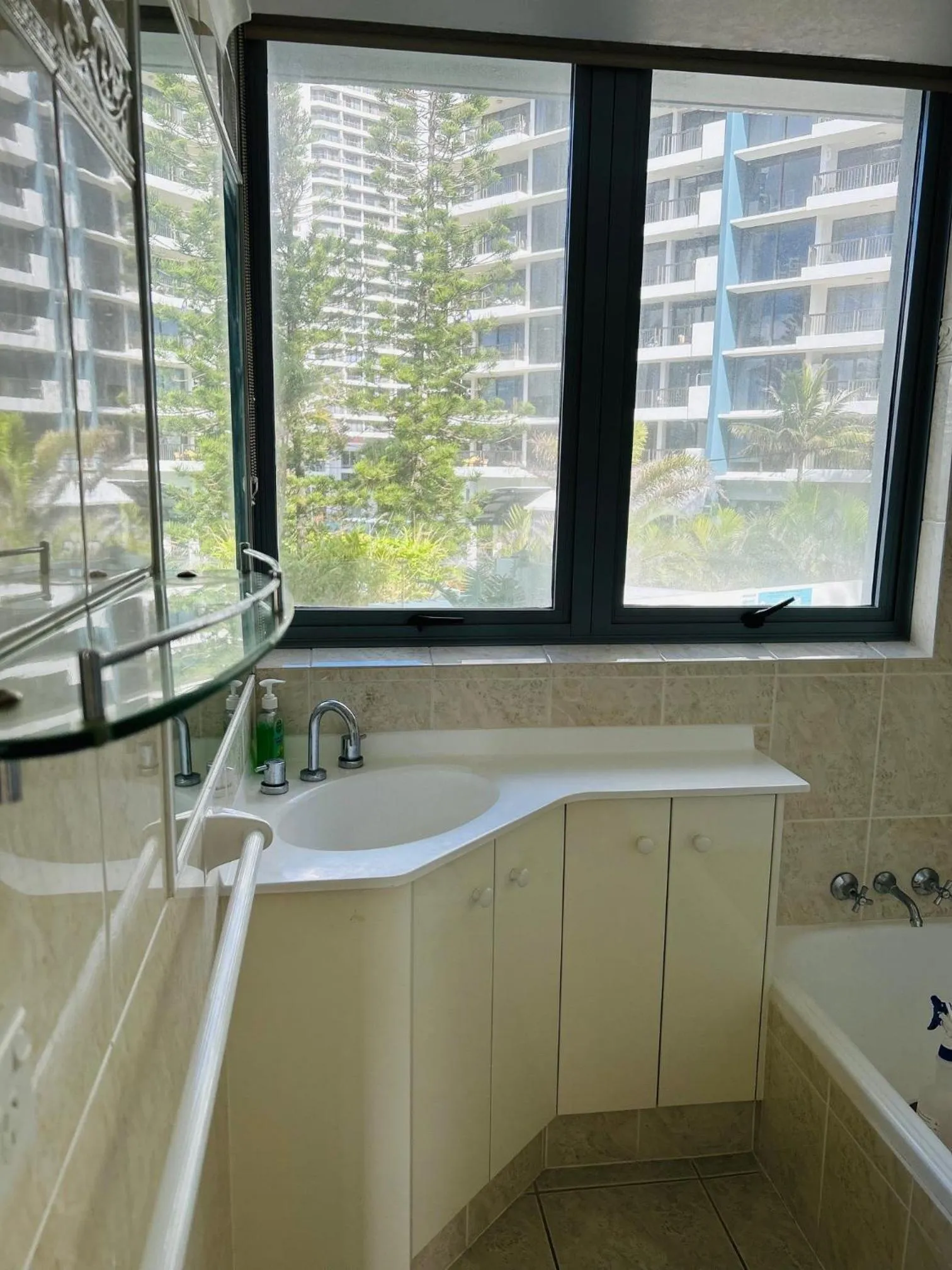 Bathroom in Berkeley on the Beach