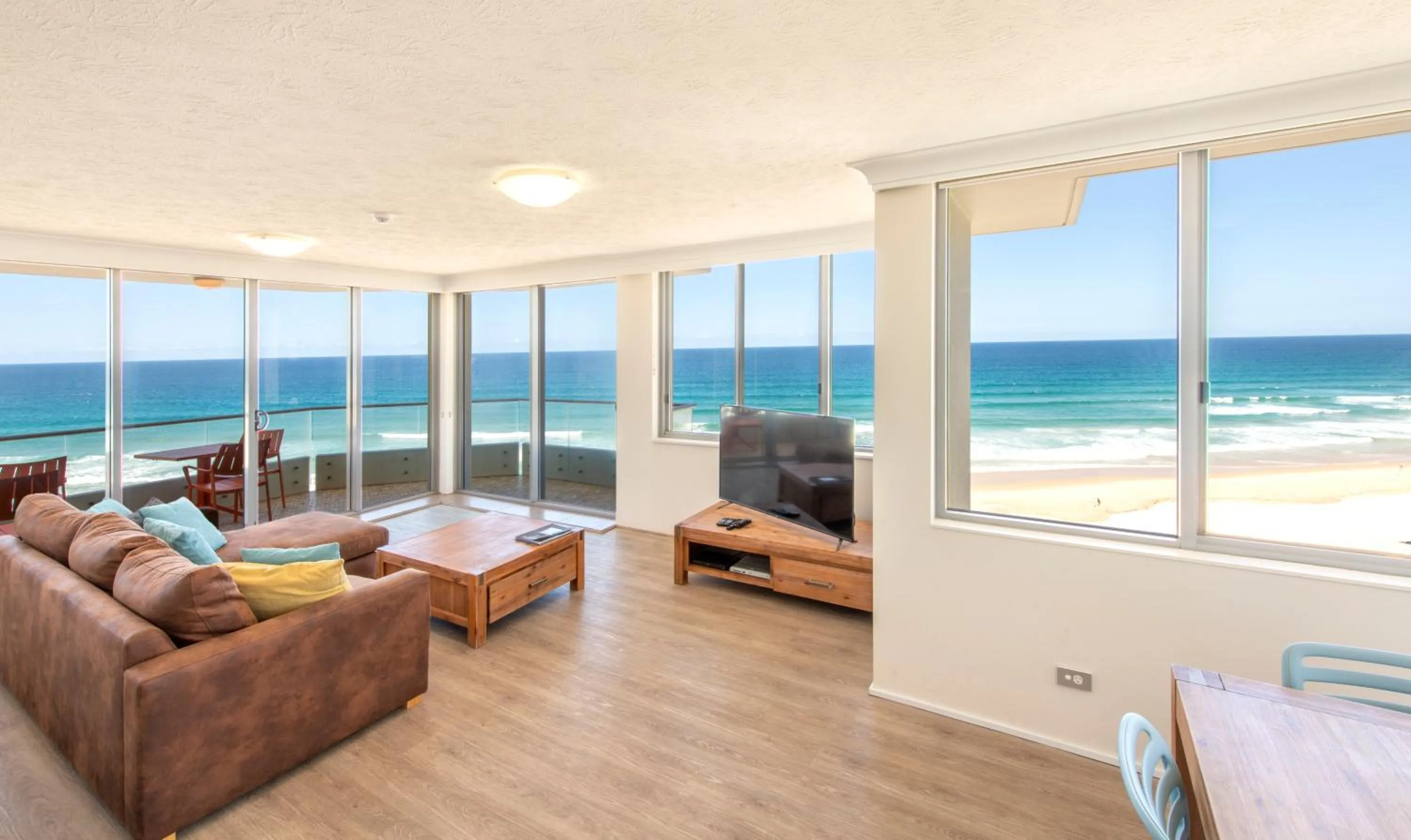 Living room in Berkeley on the Beach