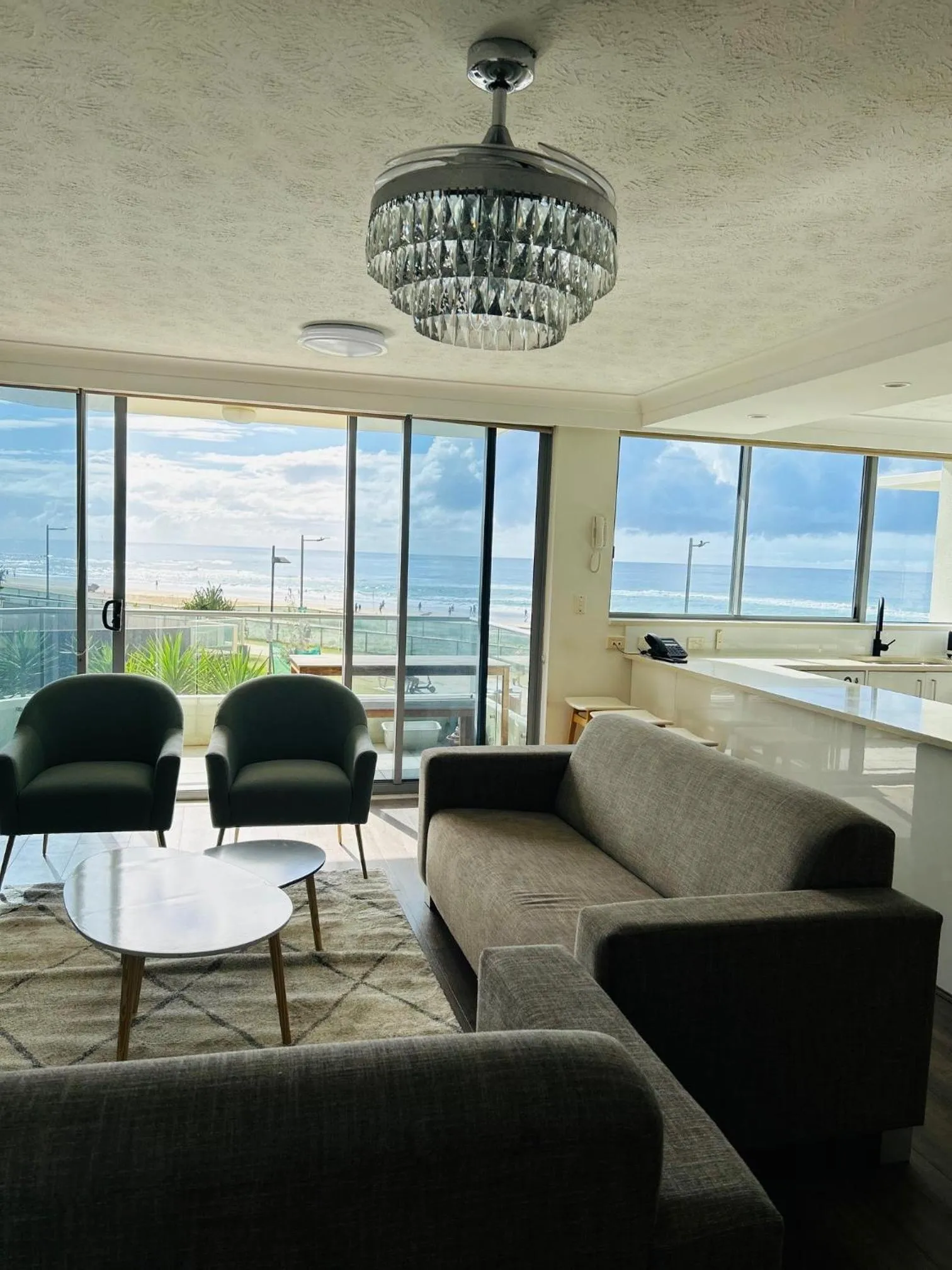 Living room in Berkeley on the Beach