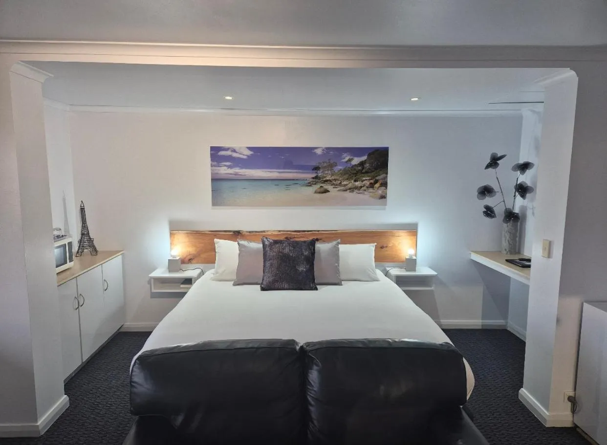 Bed in Swansea Motor Inn Tasmania