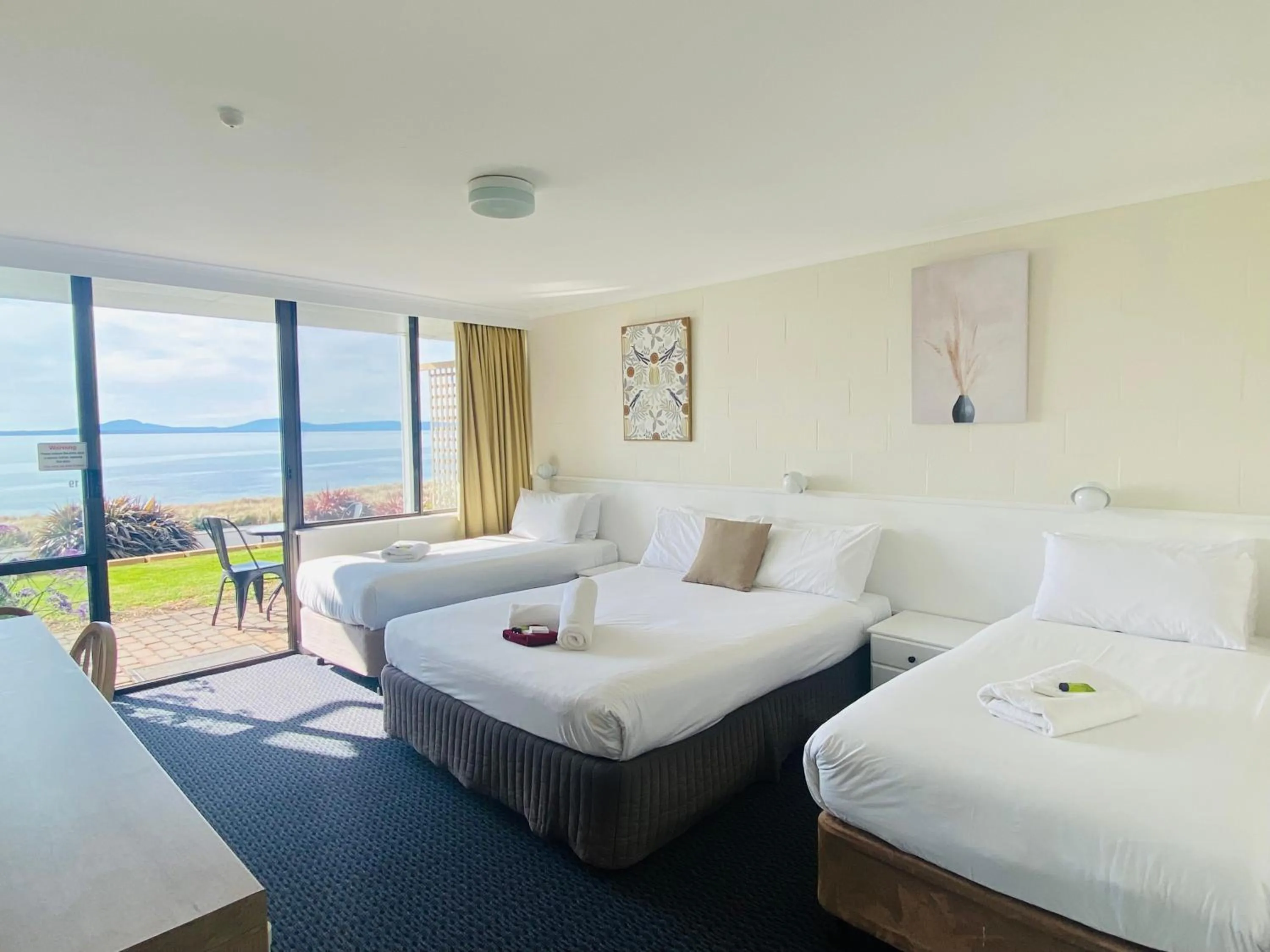 Bed in Swansea Motor Inn Tasmania