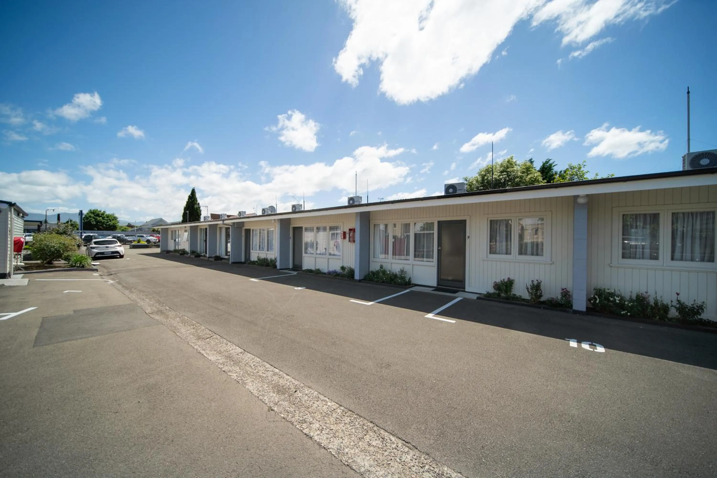 Property building in Viking Lodge Motel