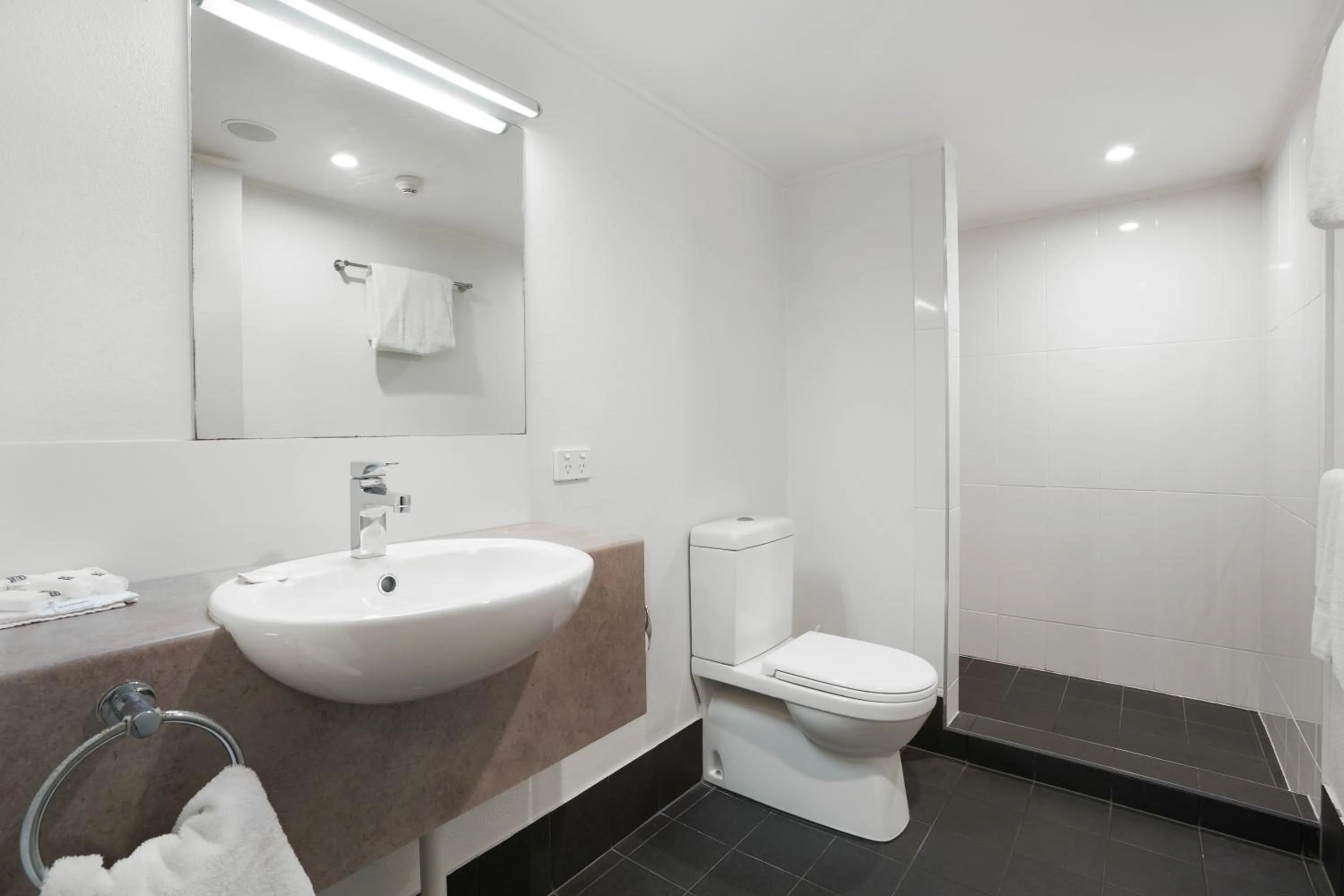 Gladstone Reef Hotel Motel