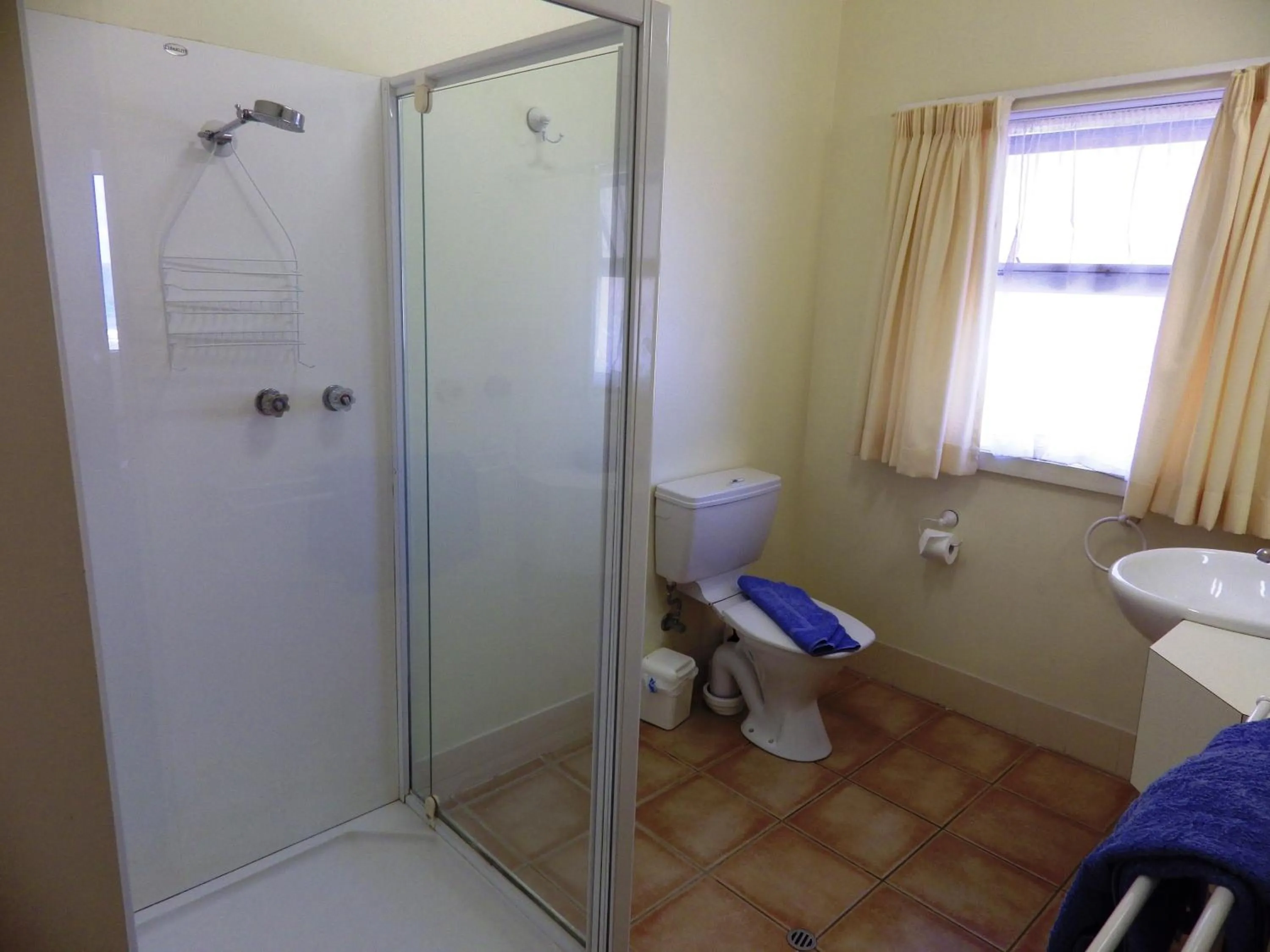 Bathroom in Panorama Seaside Apartments Norfolk Island