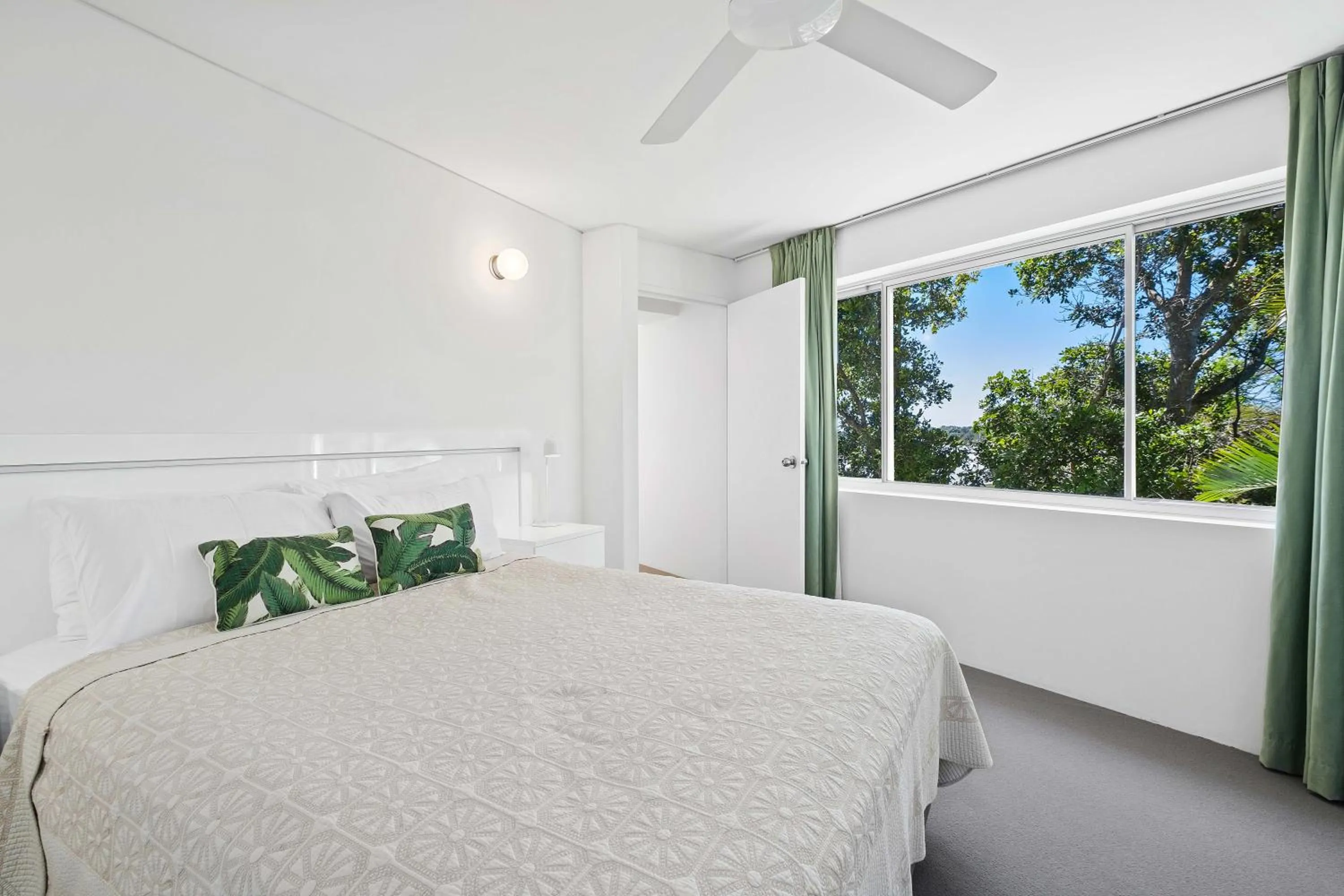 Bed in Las Rias Holiday Apartments