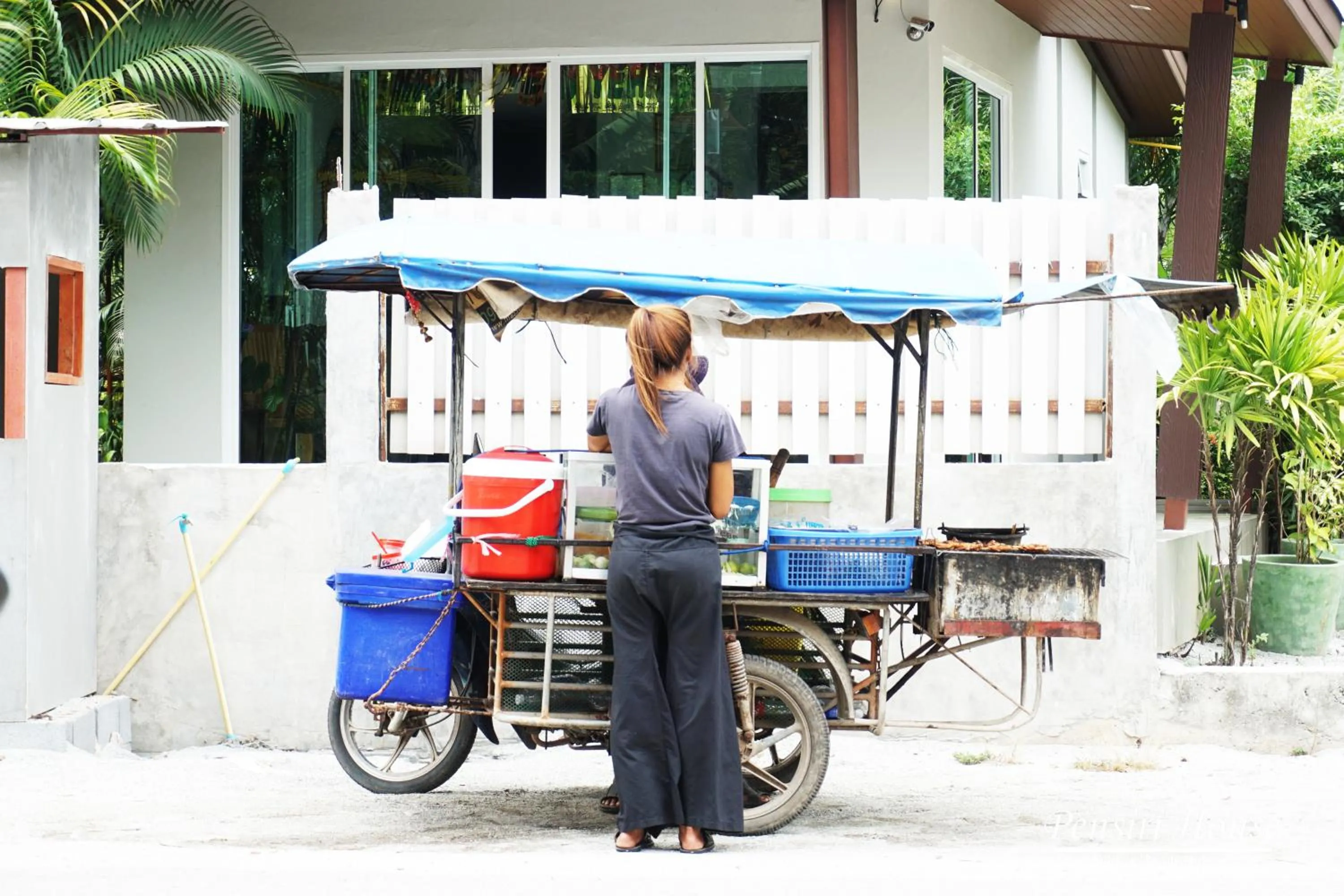 People in Pensiri House - SHA Extra Plus