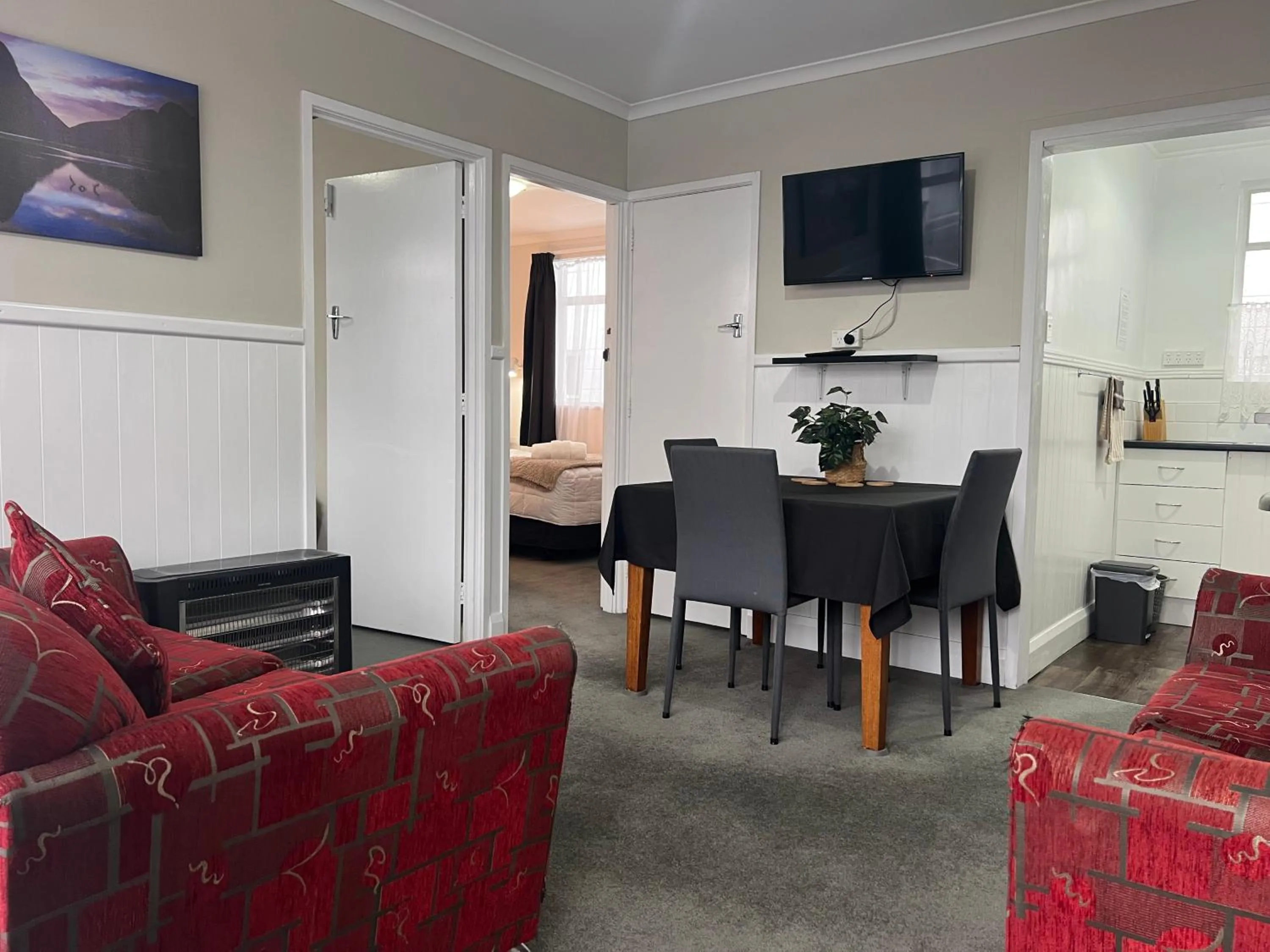 Living room in High Street Living Motel