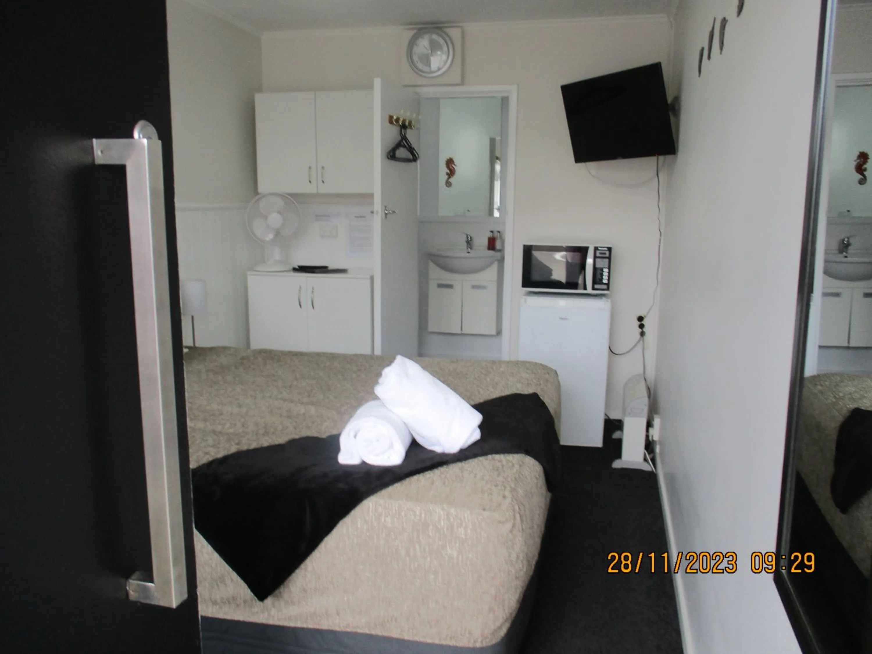 Small Studio in High Street Living Motel