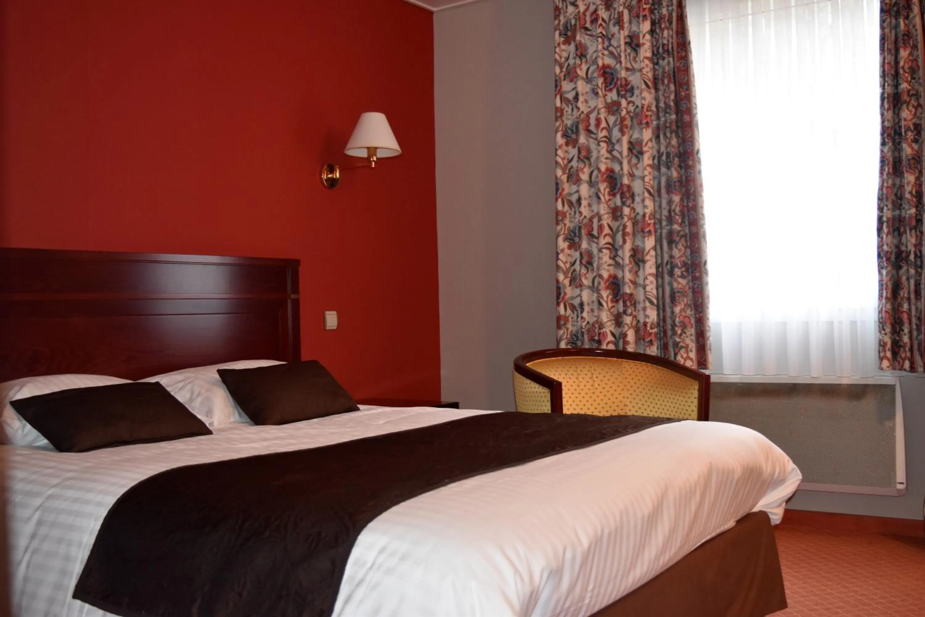 Bed in Hotel Le Pole Europeen