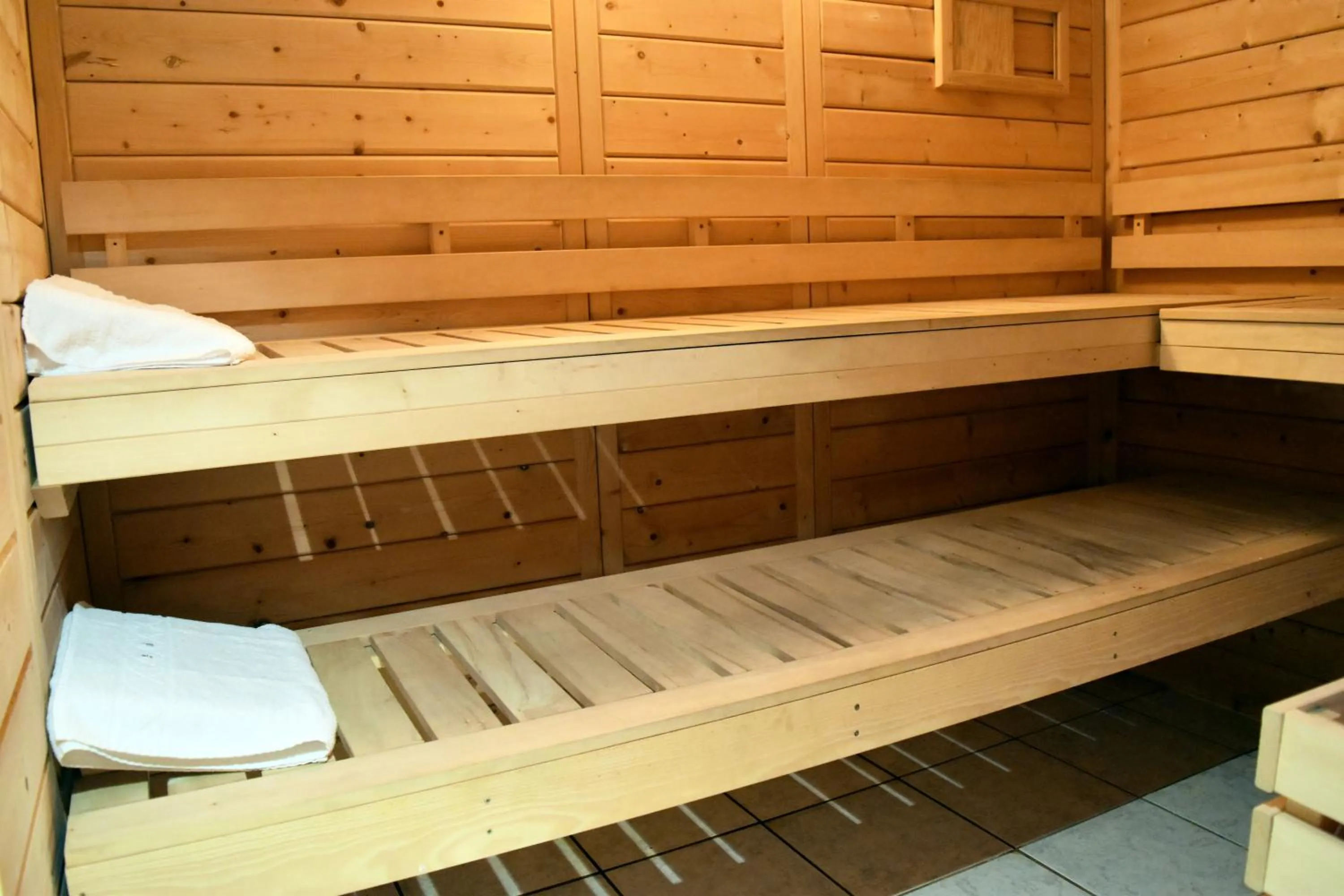 Sauna, Bed in Hotel Le Pole Europeen