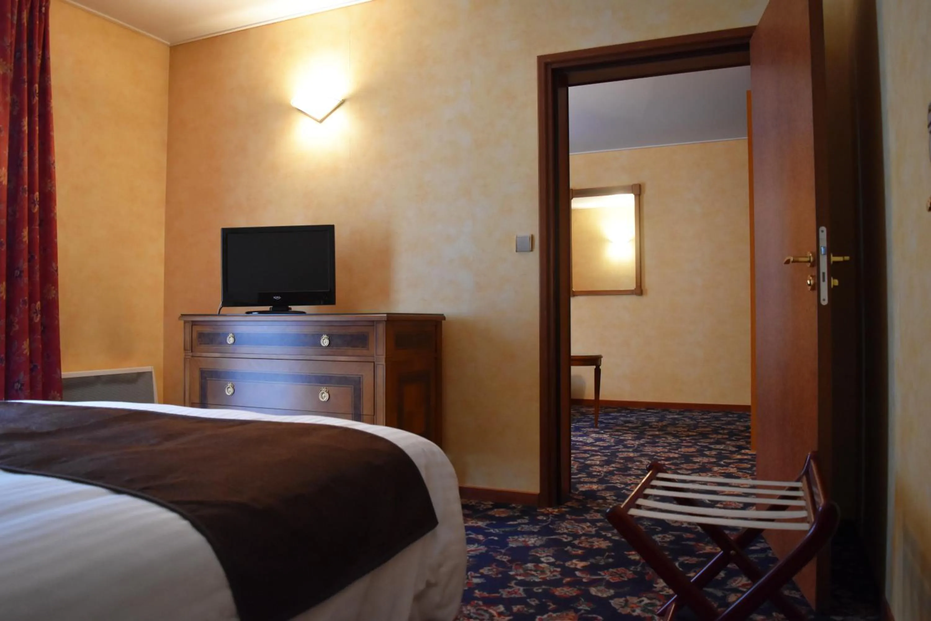 Bedroom, Bed in Hotel Le Pole Europeen