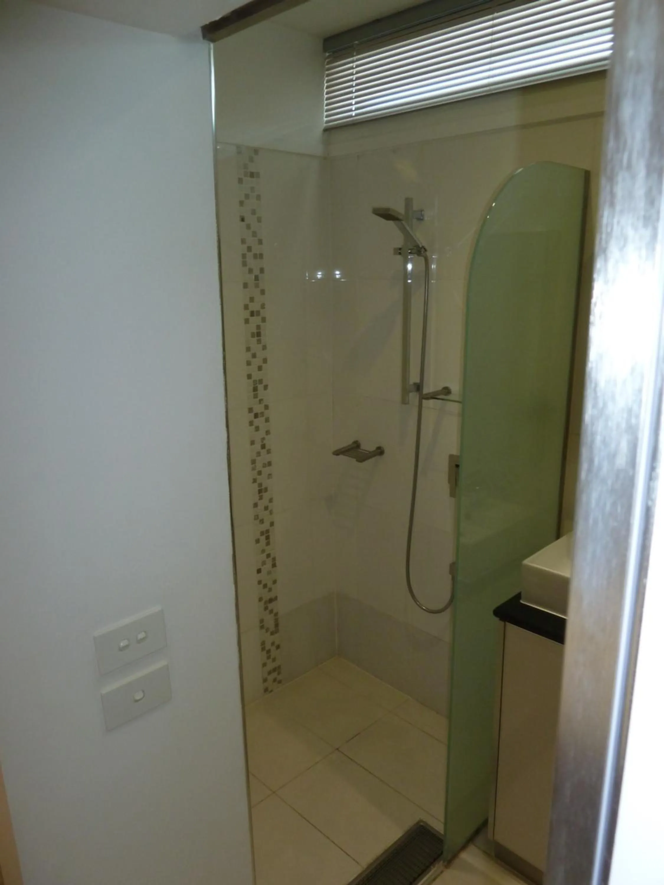 Shower in Moura Meridian Motel
