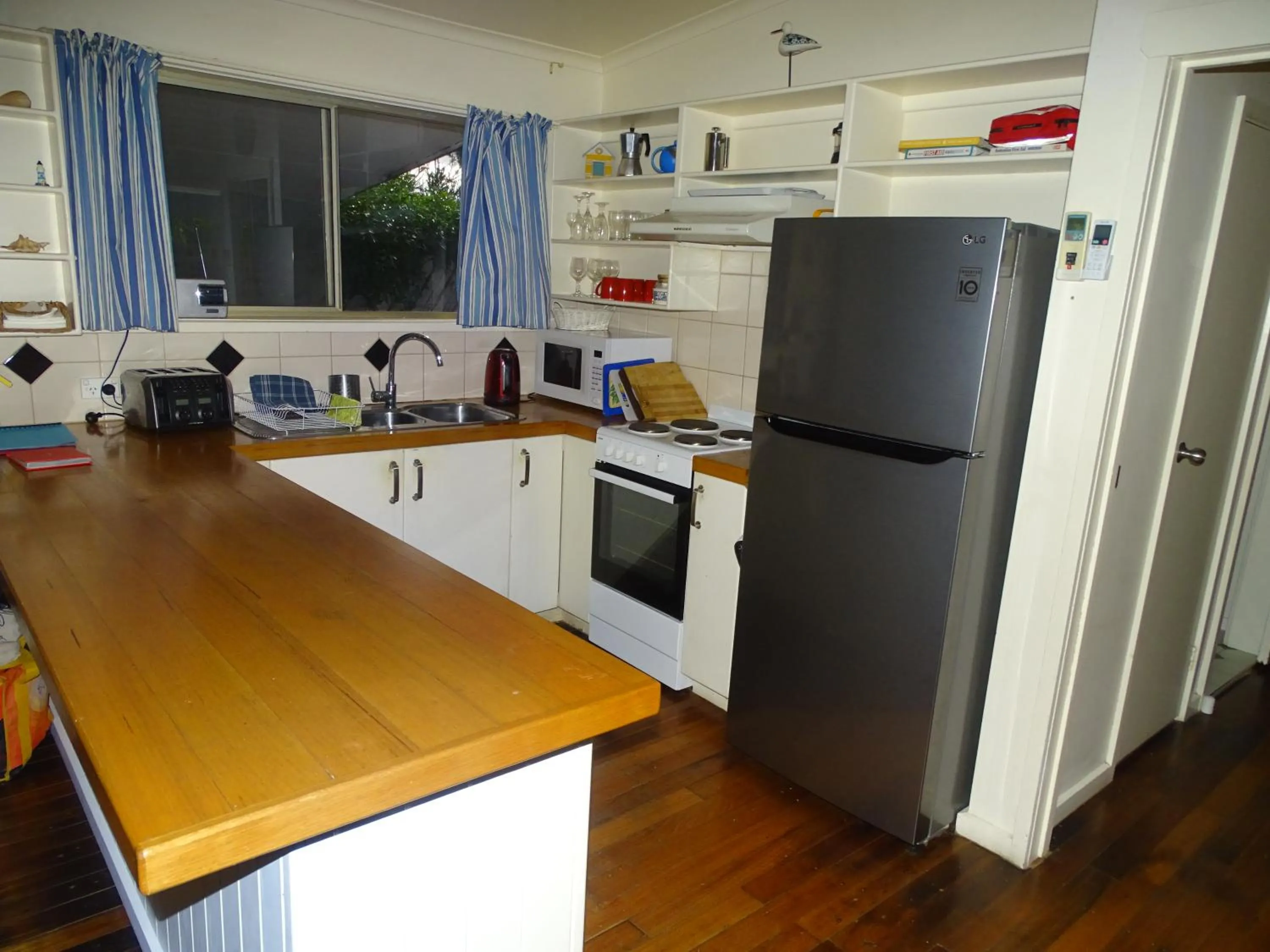 toaster in Beachwalk Cottage