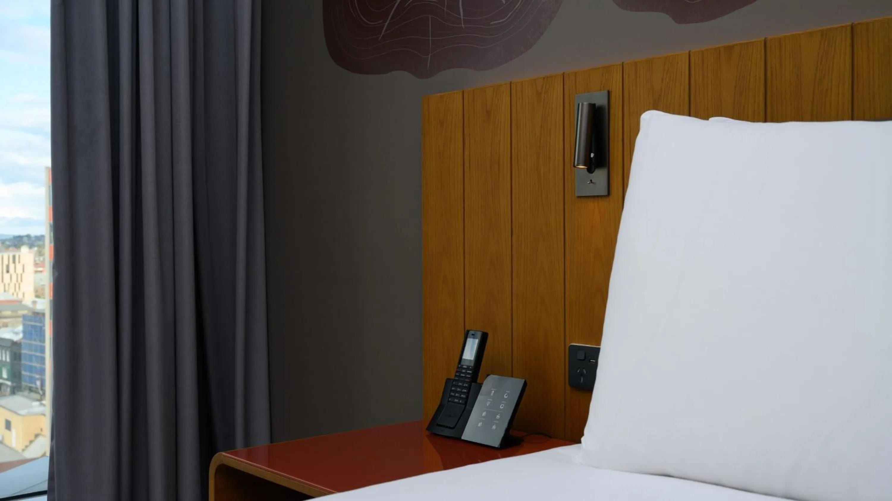 Photo of the whole room, Bed in Crowne Plaza Hobart by IHG