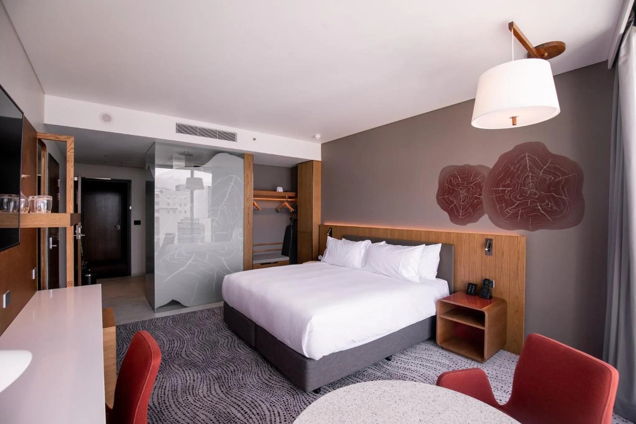 Photo of the whole room, Bed in Crowne Plaza Hobart by IHG