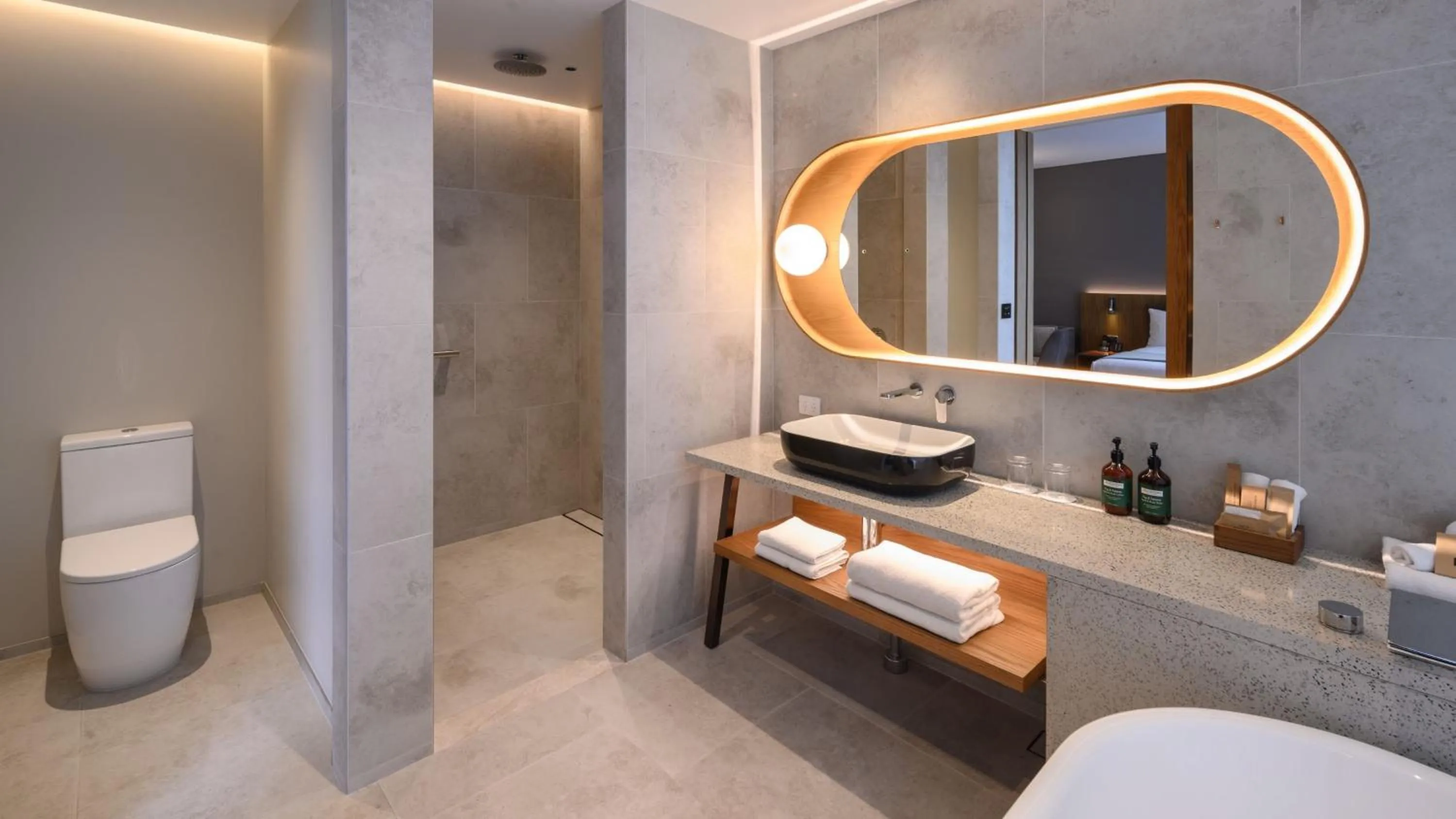 Photo of the whole room in Crowne Plaza Hobart by IHG