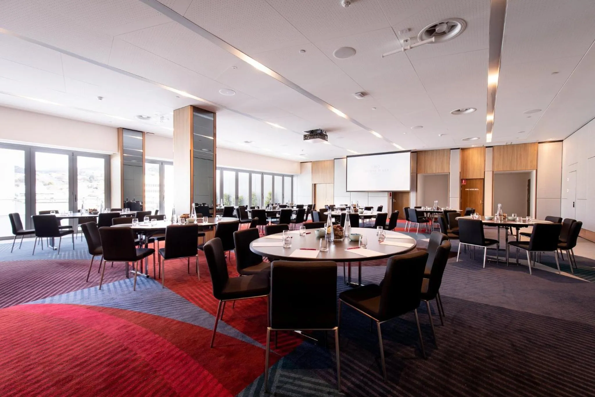 Meeting/conference room in Crowne Plaza Hobart by IHG