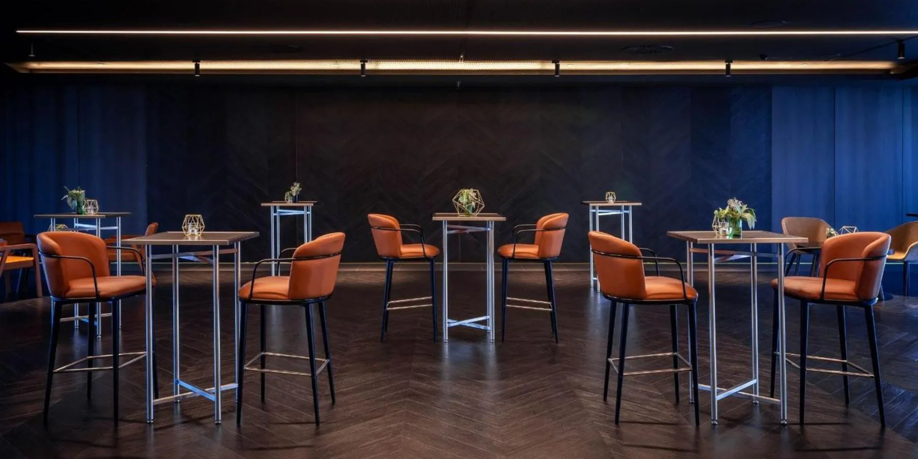 Meeting/conference room in Crowne Plaza Hobart by IHG