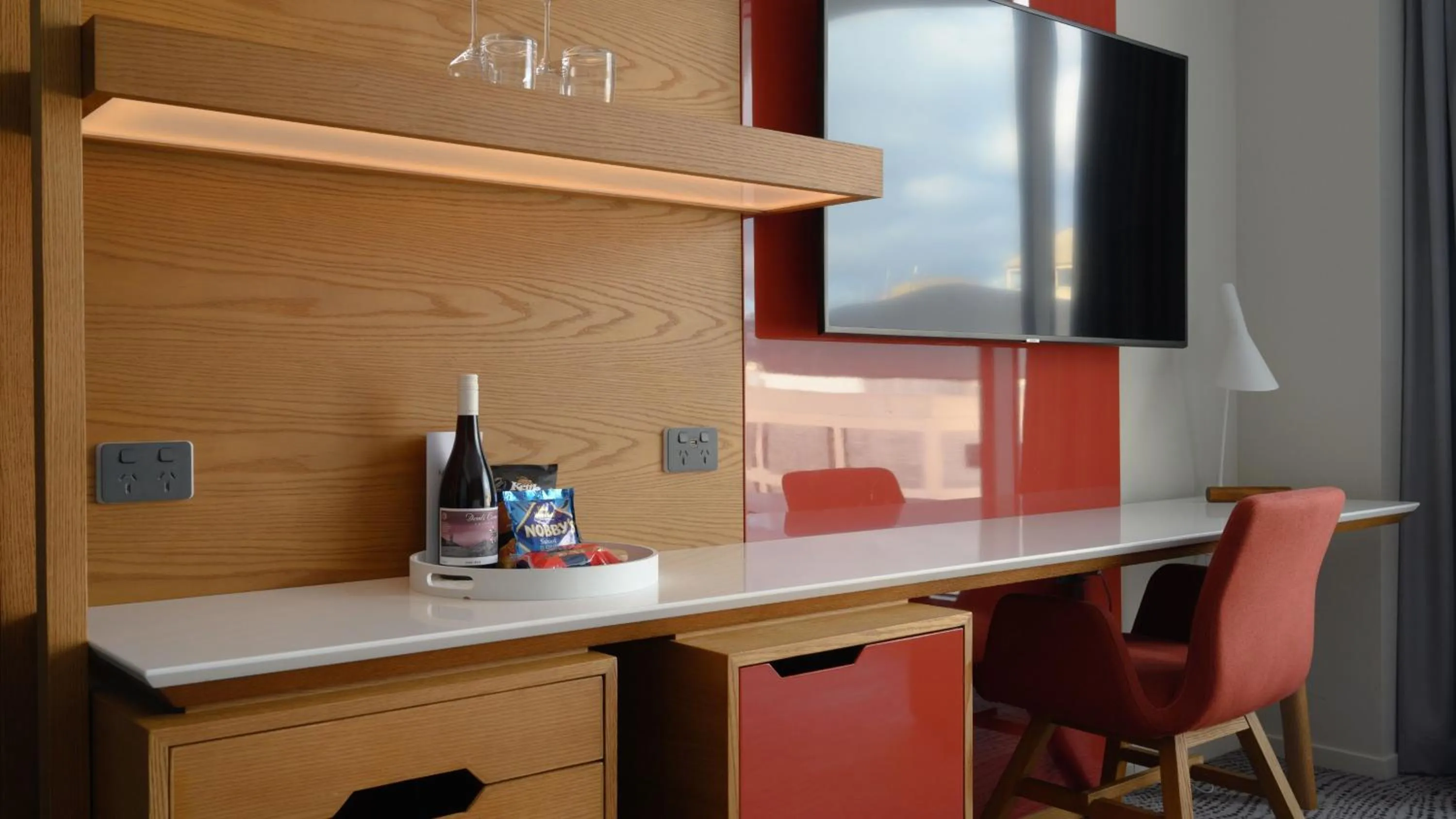 Photo of the whole room in Crowne Plaza Hobart by IHG