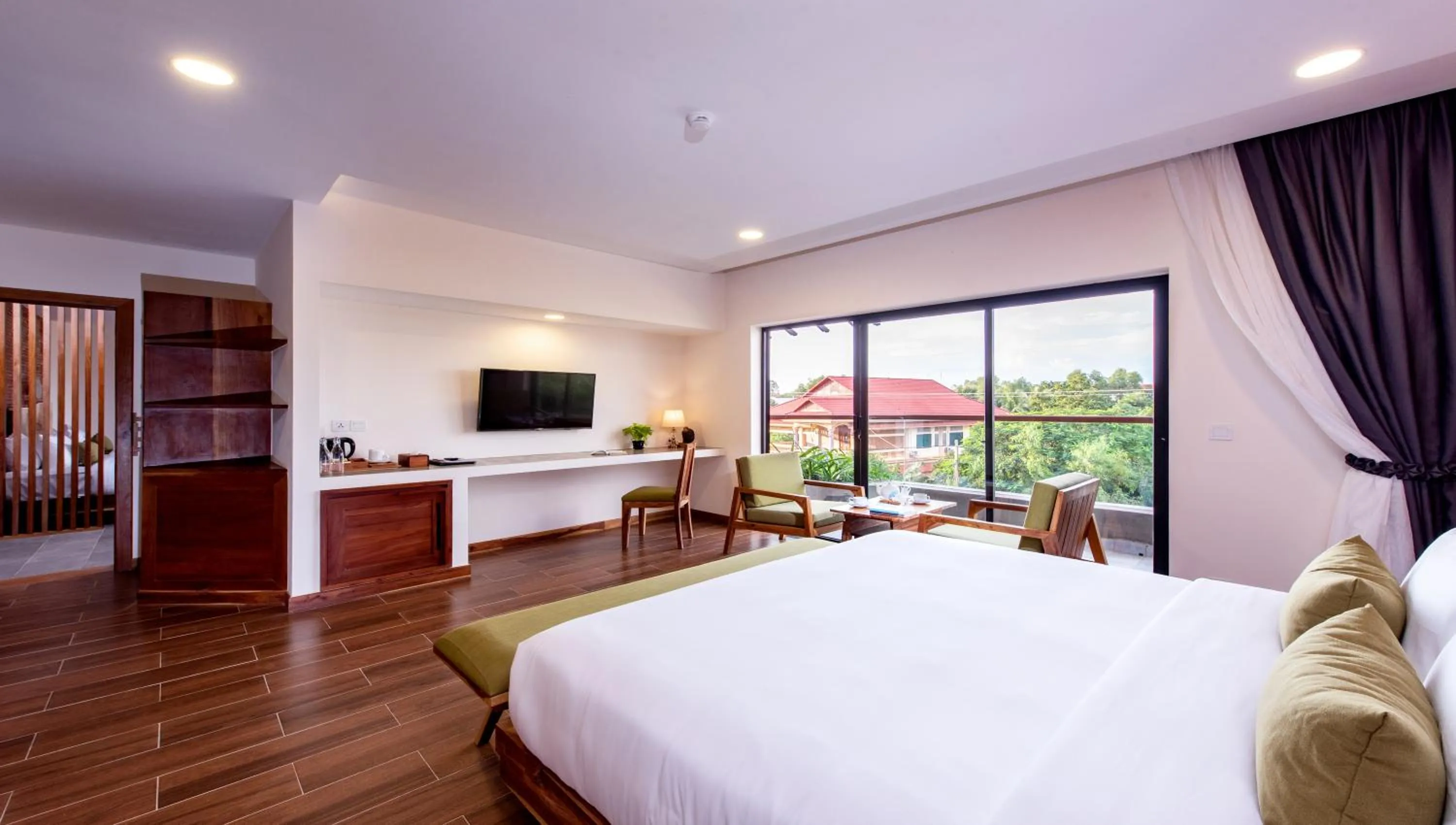 Photo of the whole room, Bed in Araya Angkor Residence