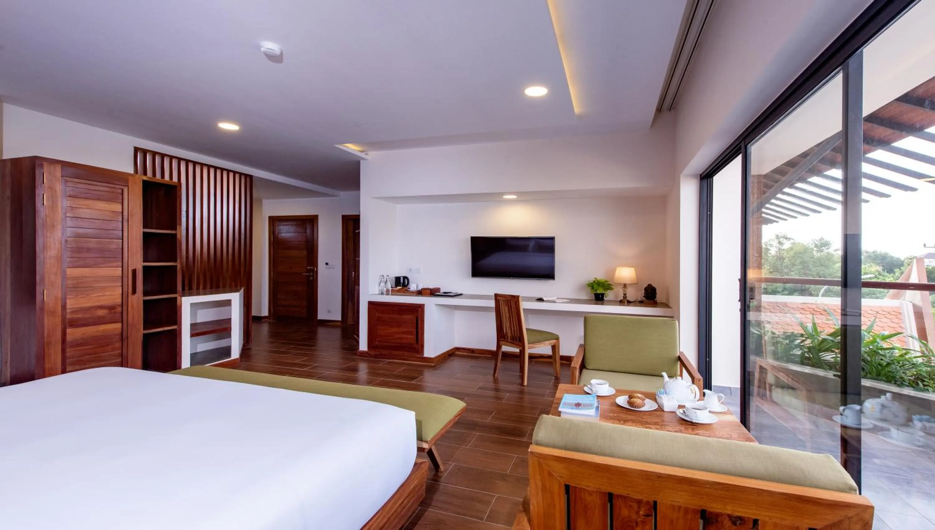 TV and multimedia, Bed in Araya Angkor Residence