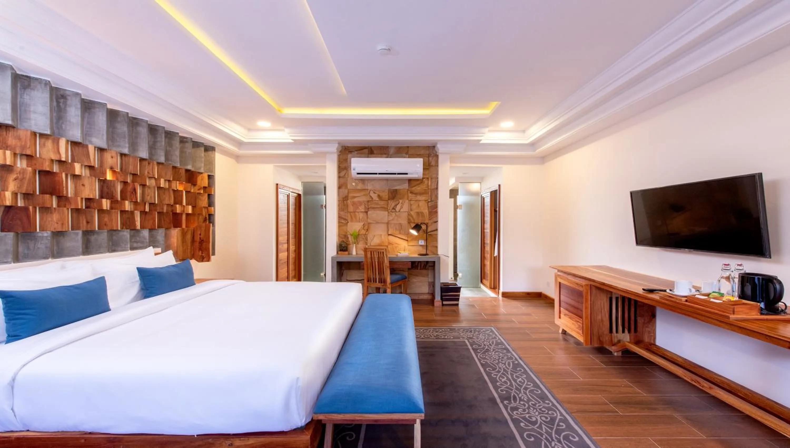 TV and multimedia, Bed in Araya Angkor Residence