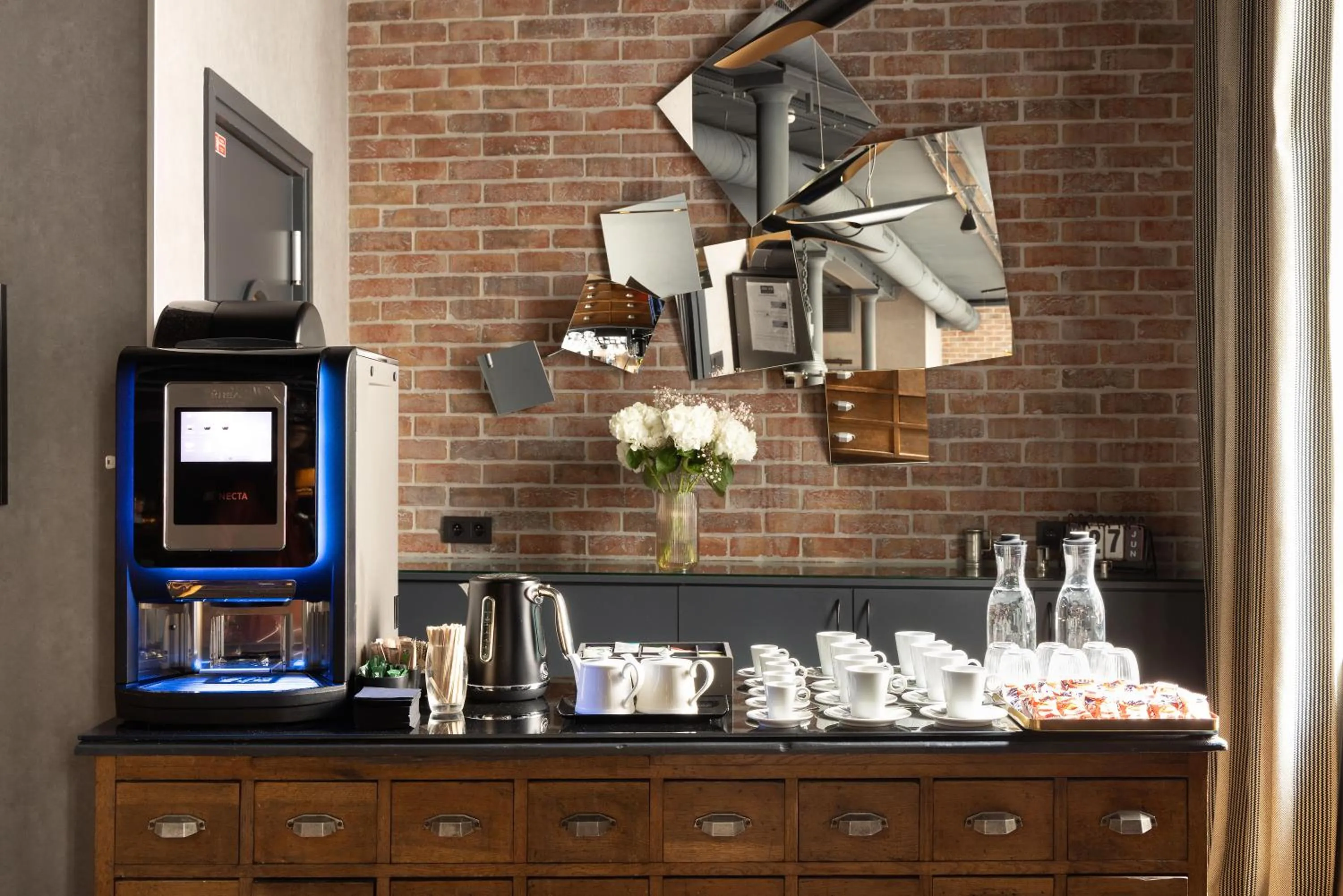 Coffee/tea facilities in Hôtel Fabric