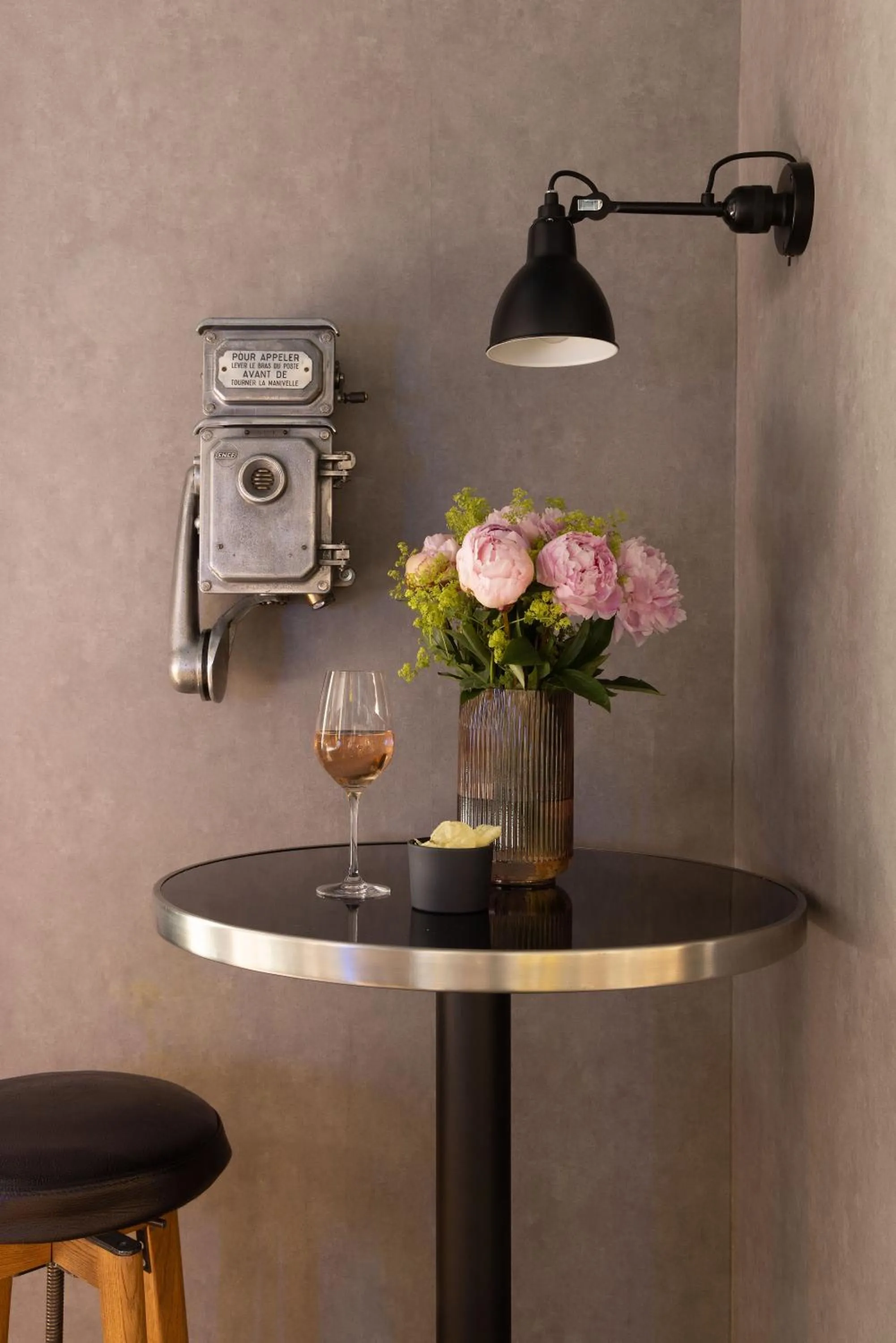 Lounge or bar in Hôtel Fabric