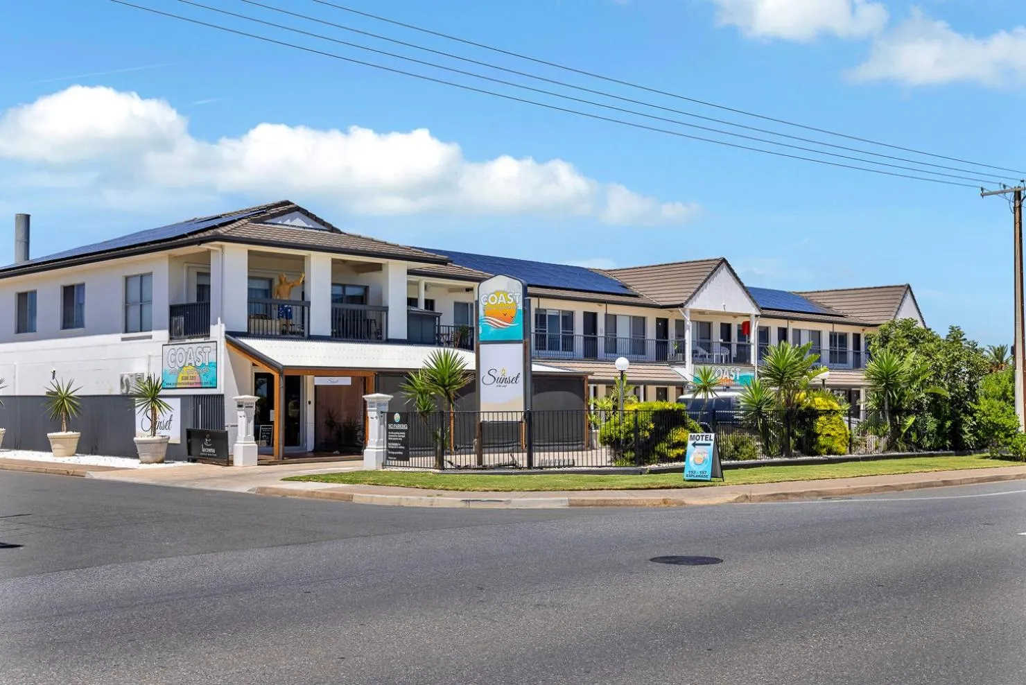 Property building in Coast Motel and Apartments