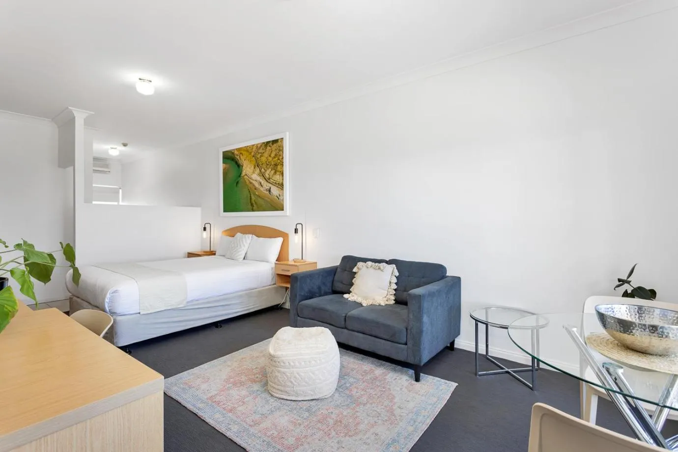 Photo of the whole room, Bed in Coast Motel and Apartments