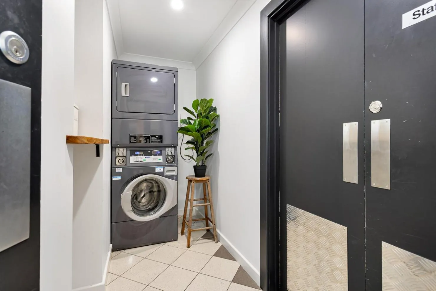 laundry in Coast Motel and Apartments