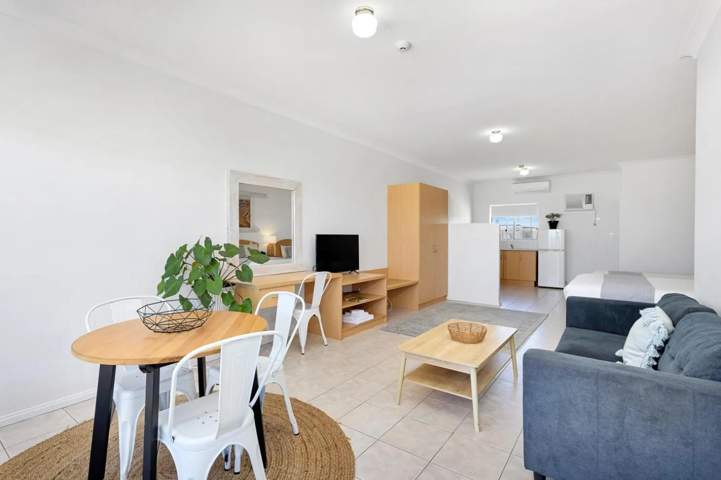 Living room in Coast Motel and Apartments