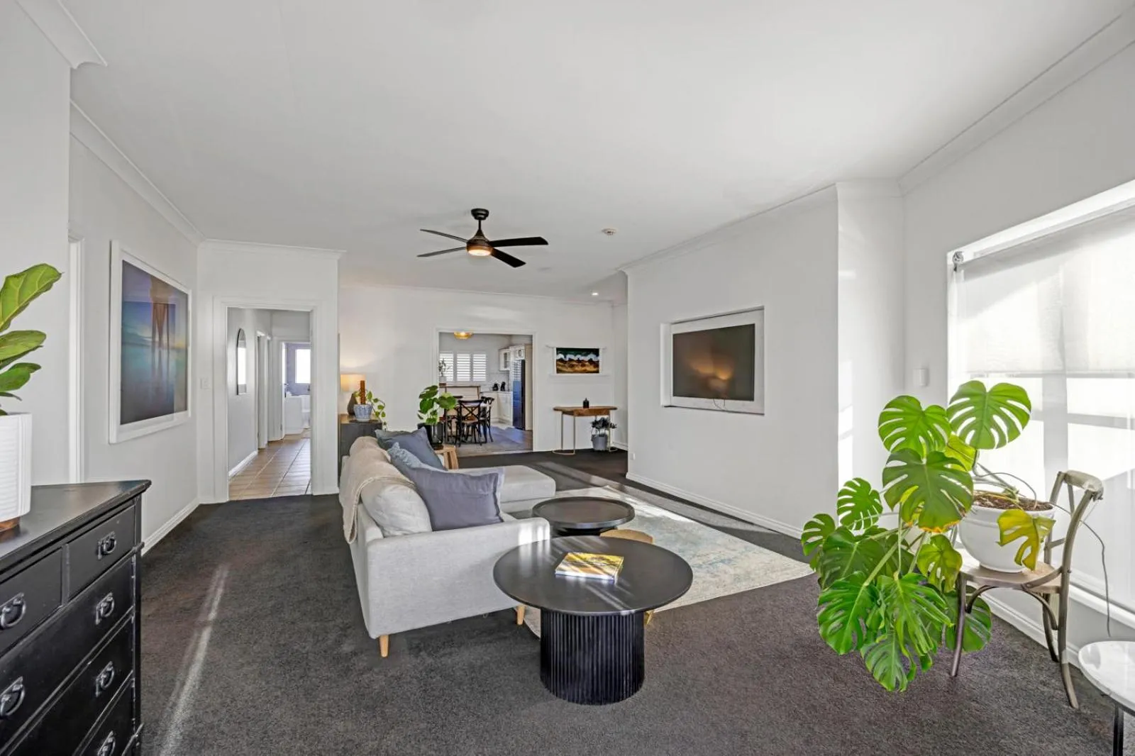 Communal lounge/ TV room in Coast Motel and Apartments