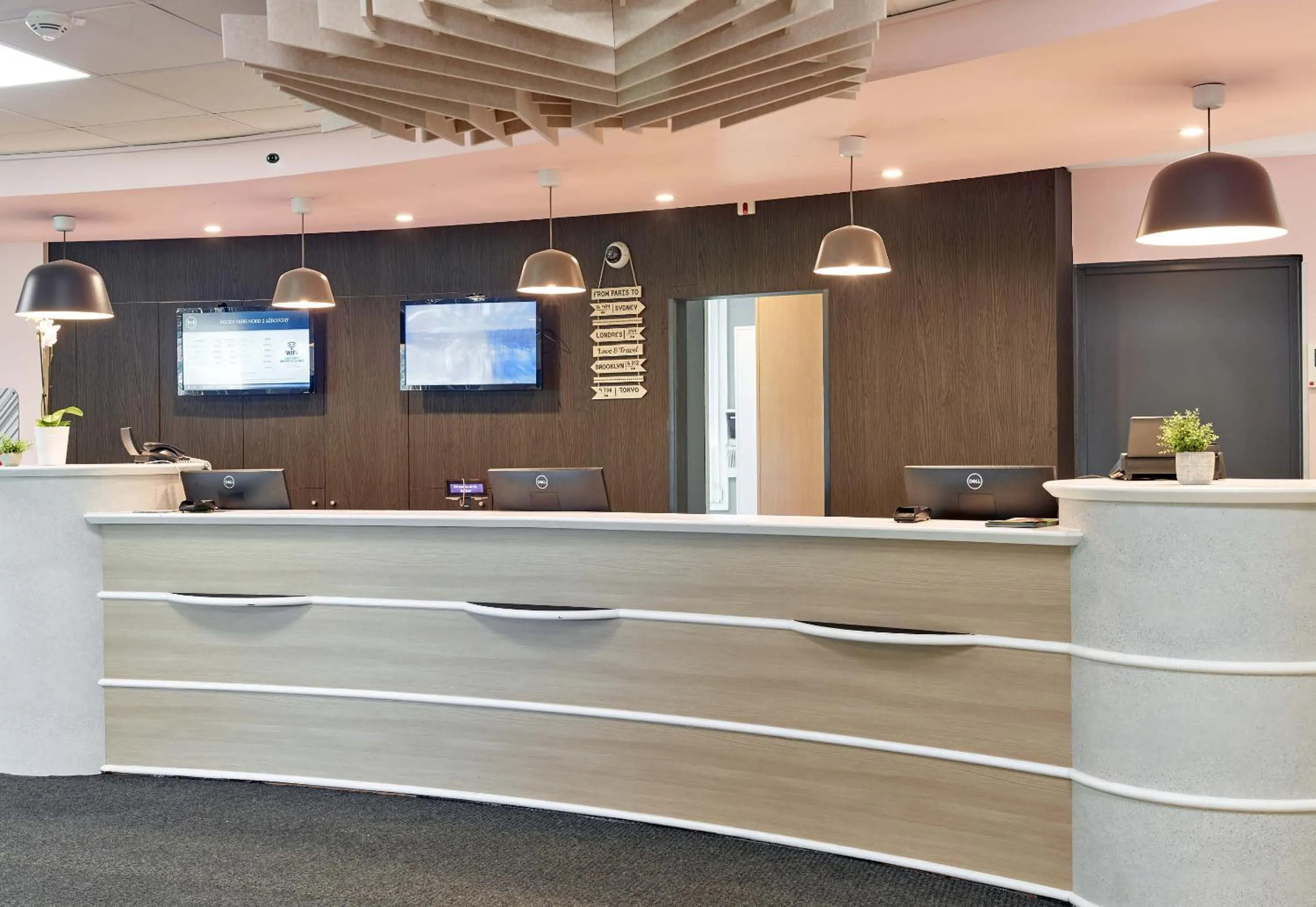 Lobby or reception in B&B HOTEL Paris Nord 2 CDG Aéroport