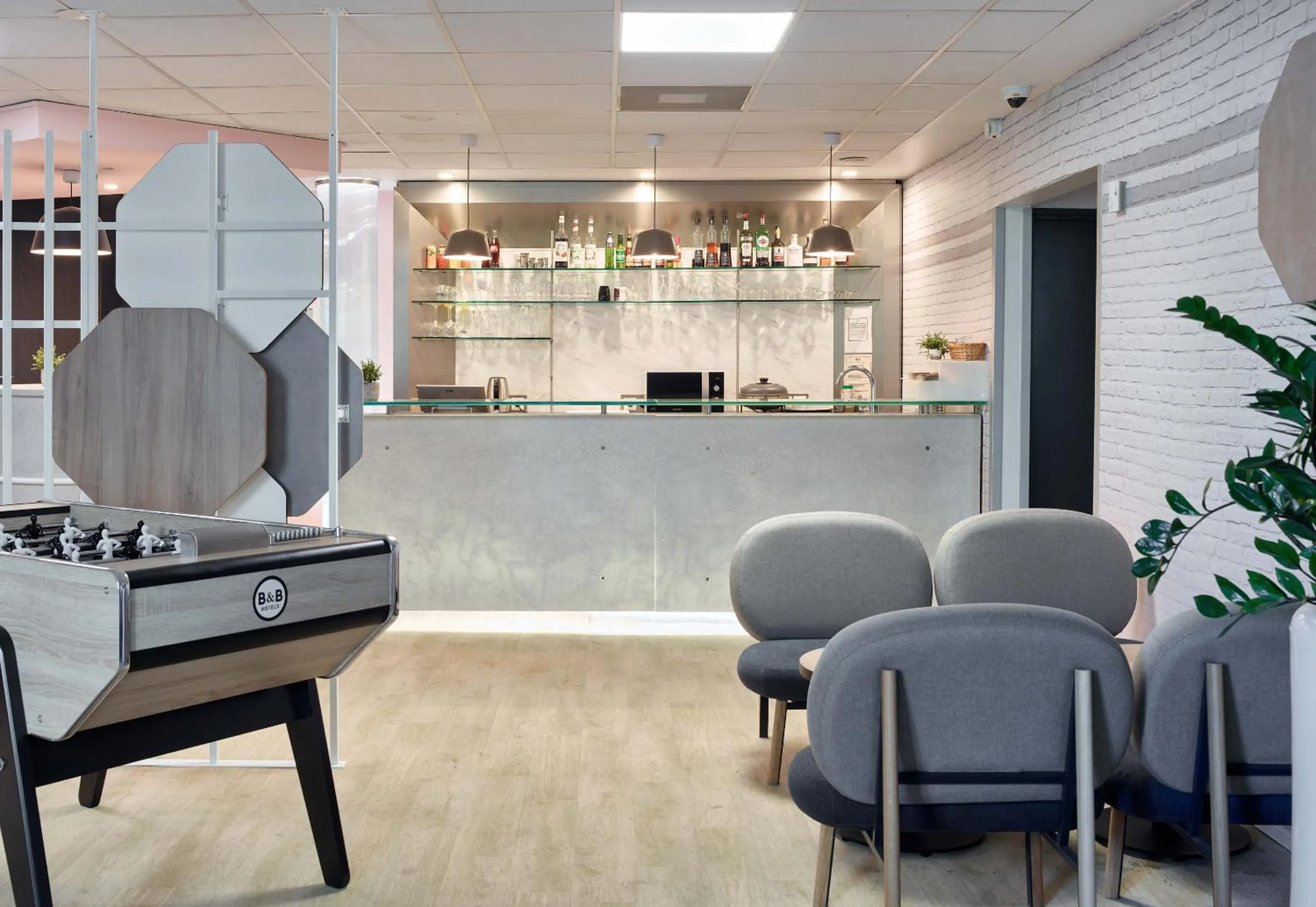 Lounge or bar in B&B HOTEL Paris Nord 2 CDG Aéroport