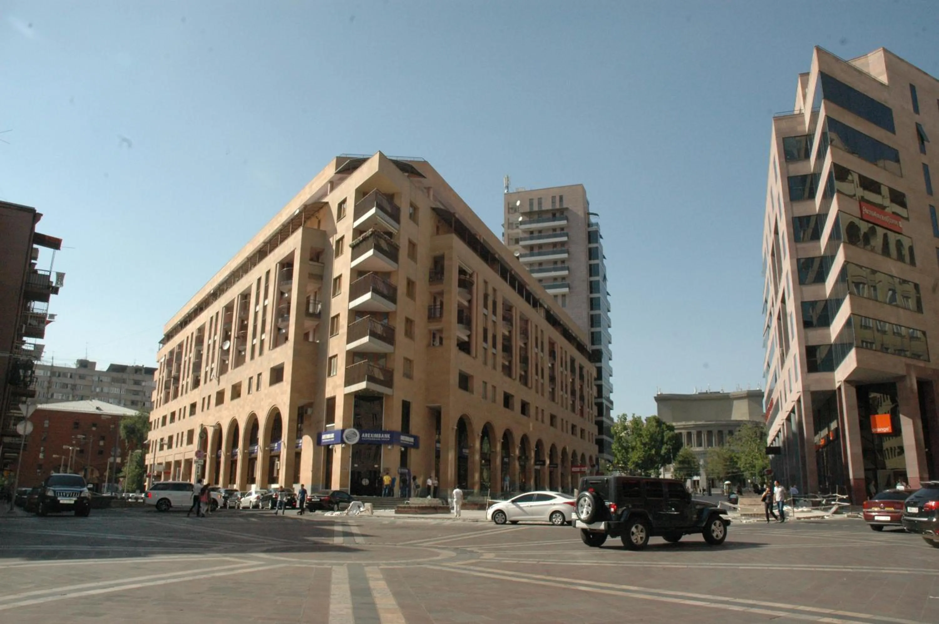 Property building in Luxury Apartment In The City Heart On North Avenue