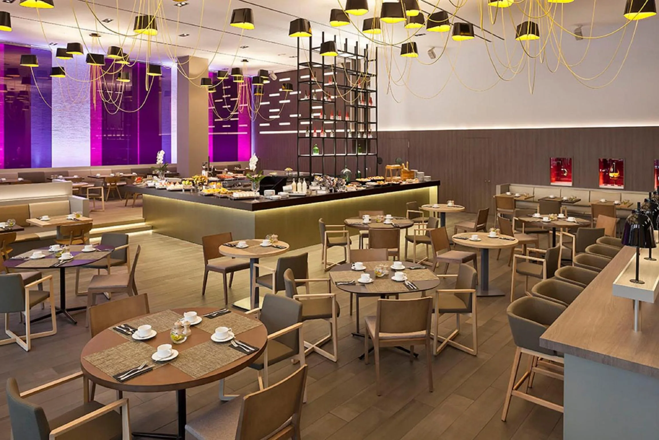 Food and drinks in The Level at Melia Barcelona Sky
