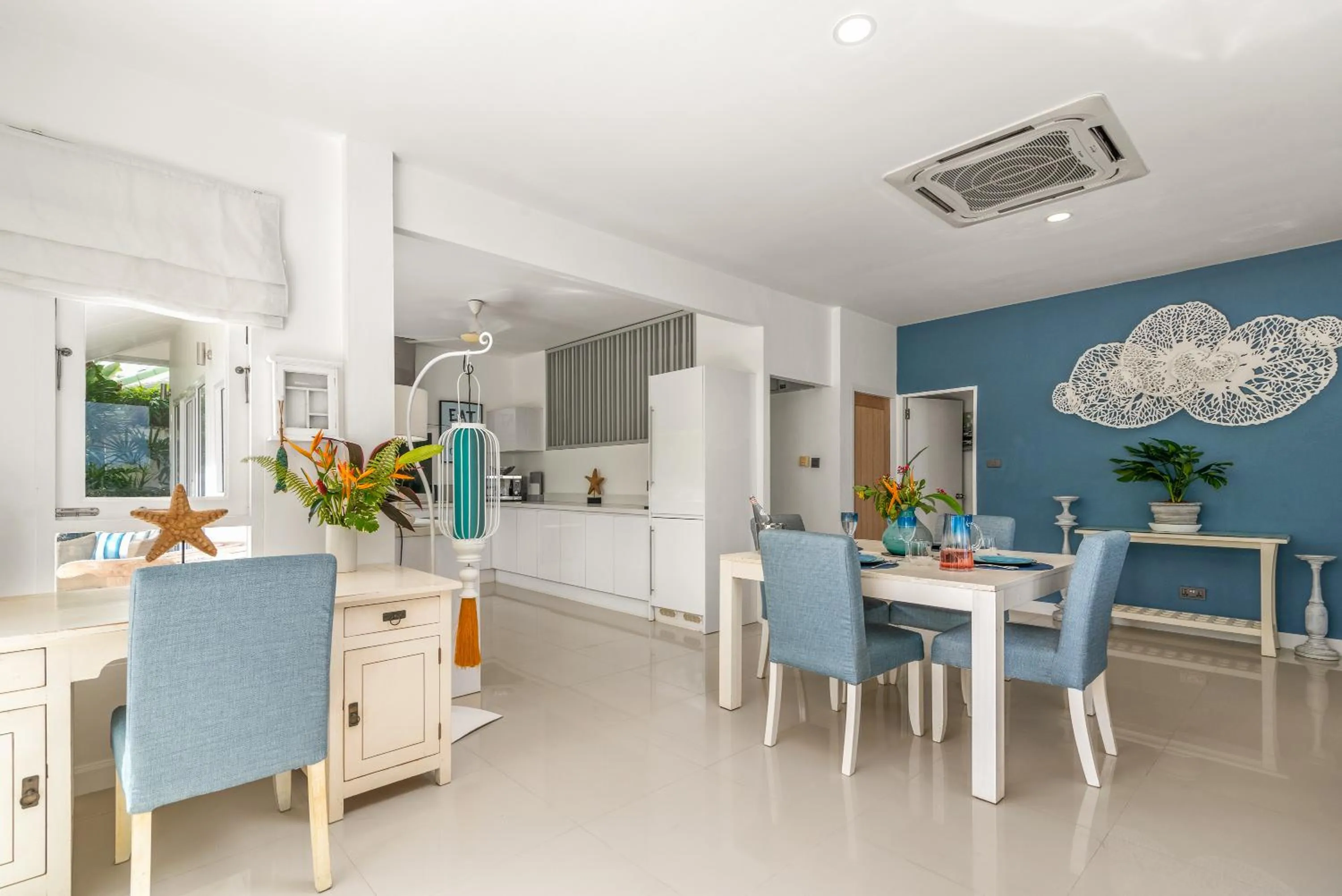 Dining area in Beachfront Villa Baan Rim Haad 3BR