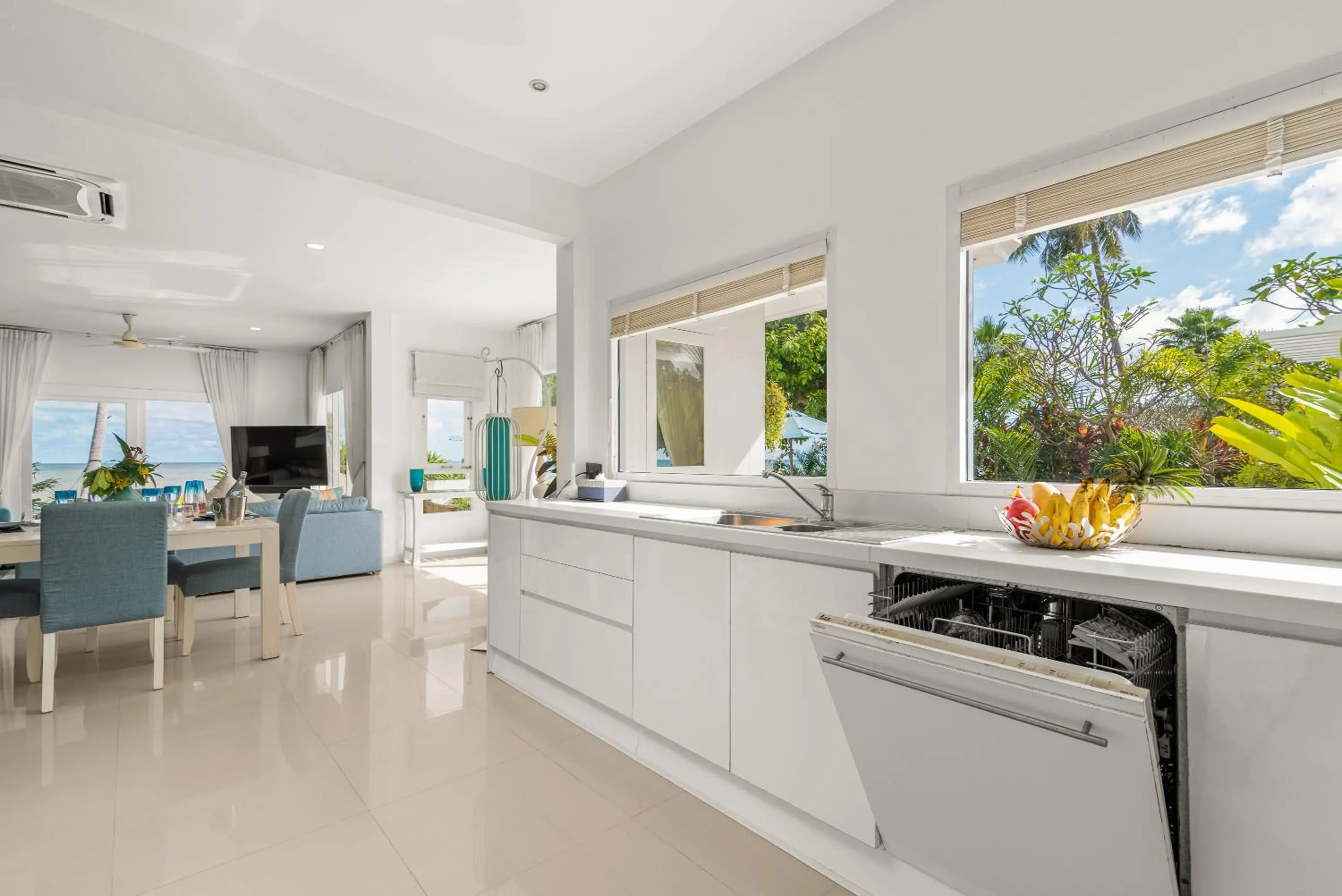 Kitchen or kitchenette in Beachfront Villa Baan Rim Haad 3BR