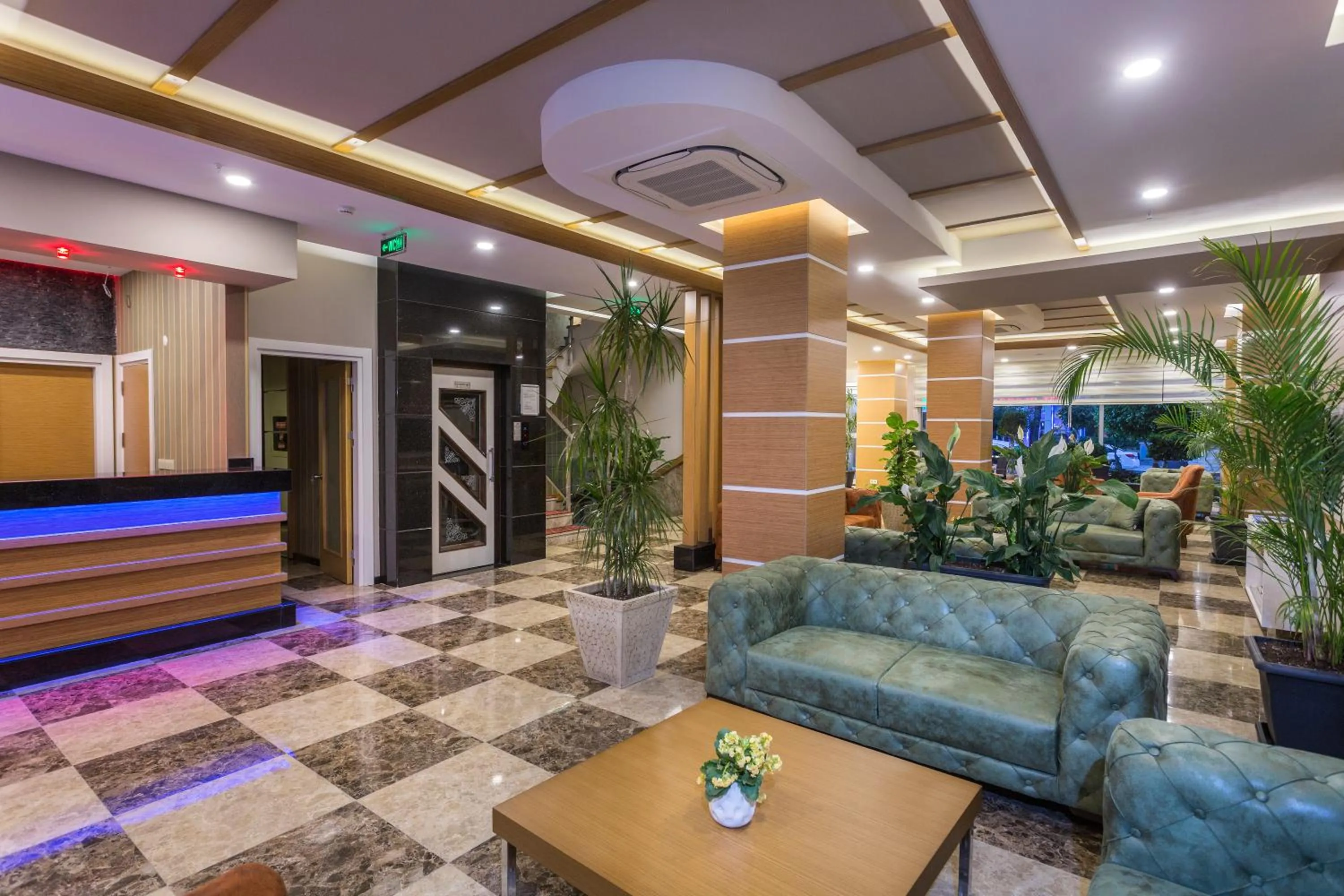 Lobby or reception in Lonicera City Hotel