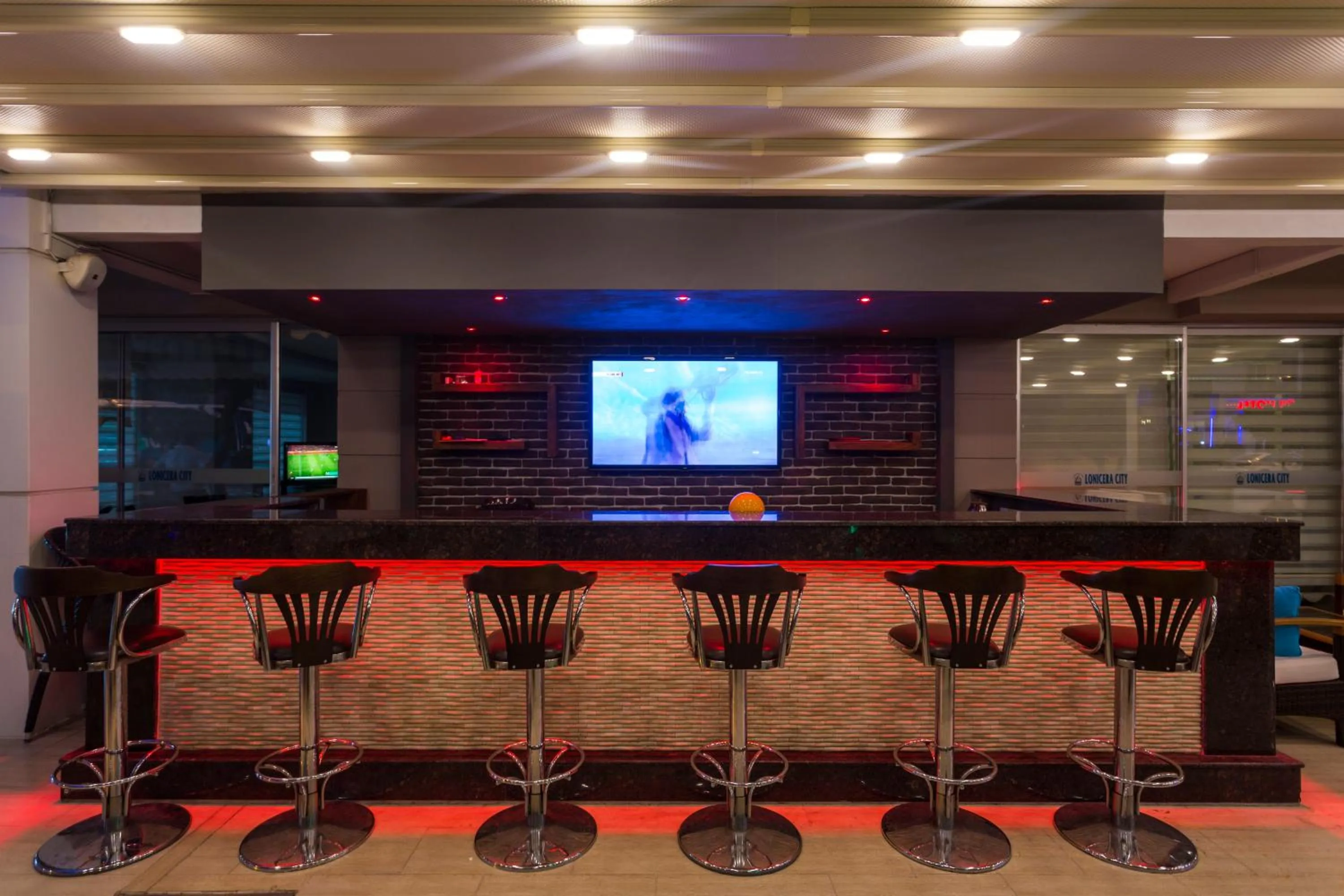 Lounge or bar in Lonicera City Hotel