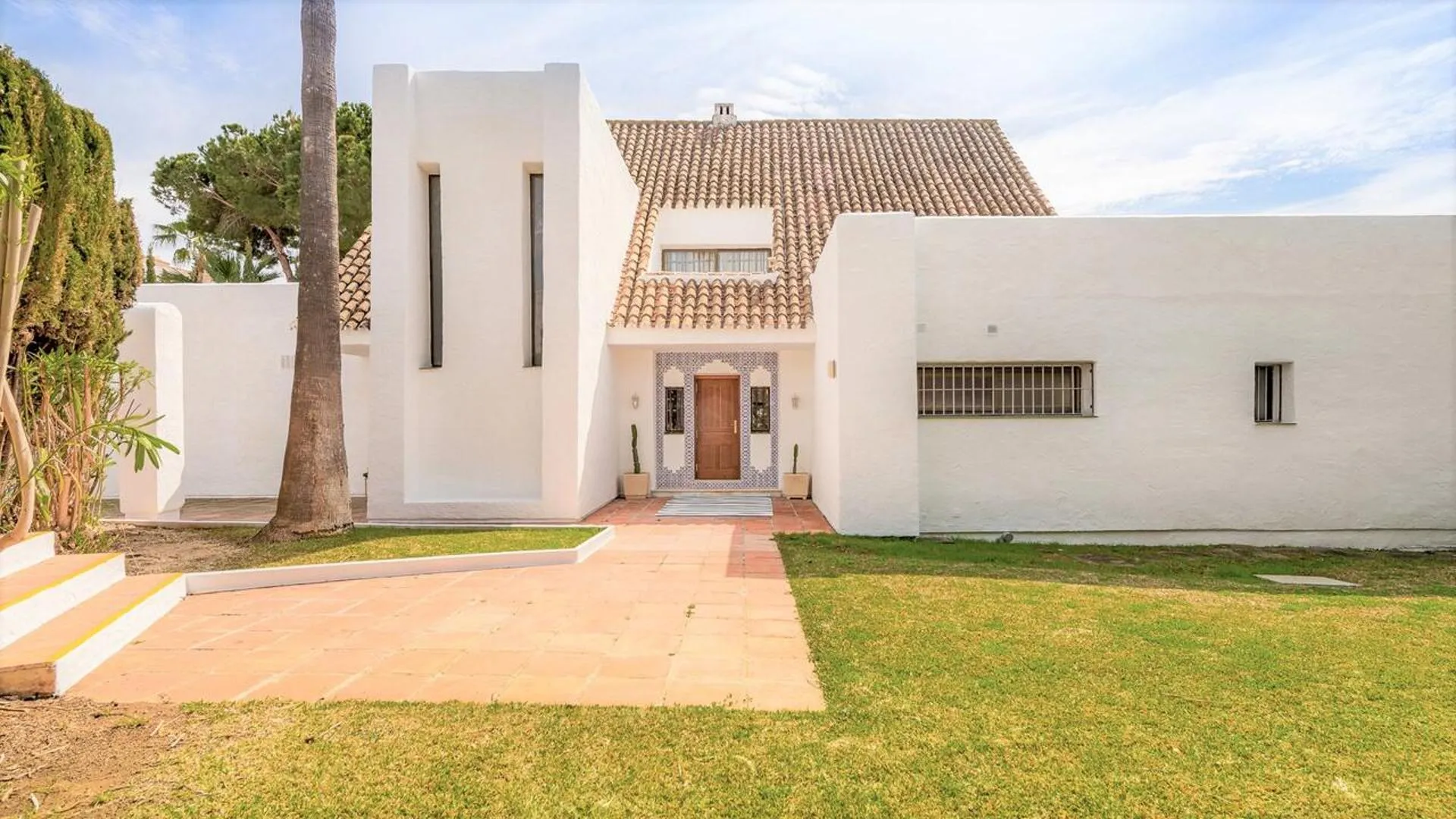 Property building in Villa Marina