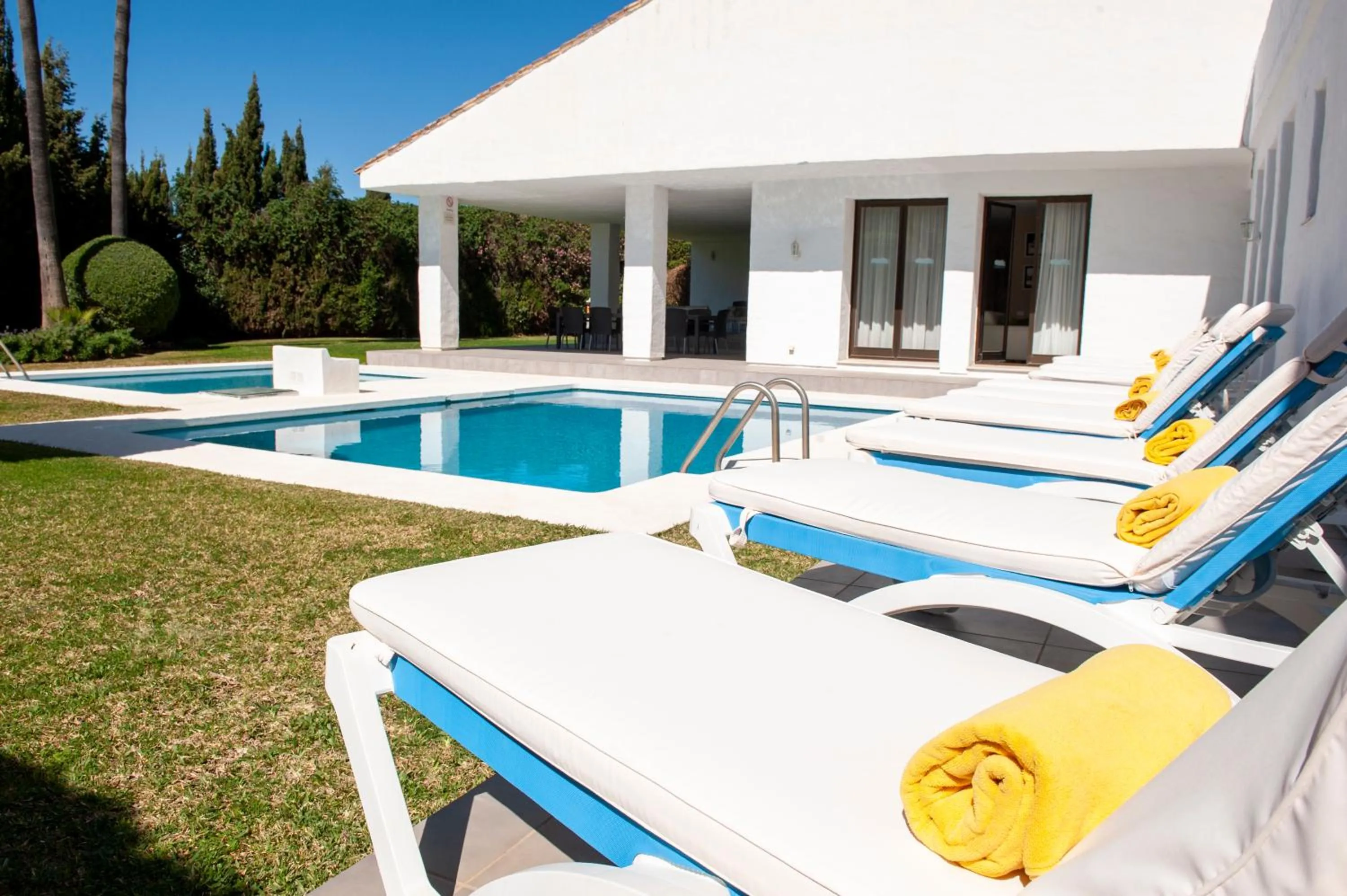 Pool view in Villa Marina