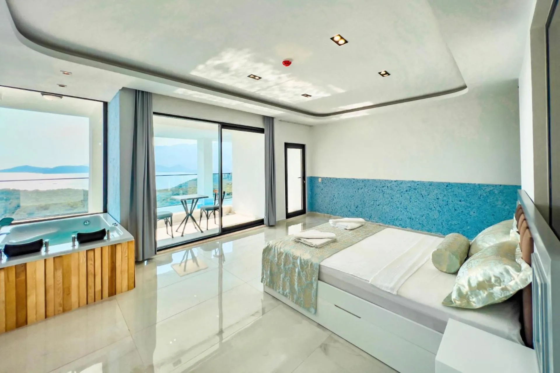 Photo of the whole room, Bed in Stonehillkaş