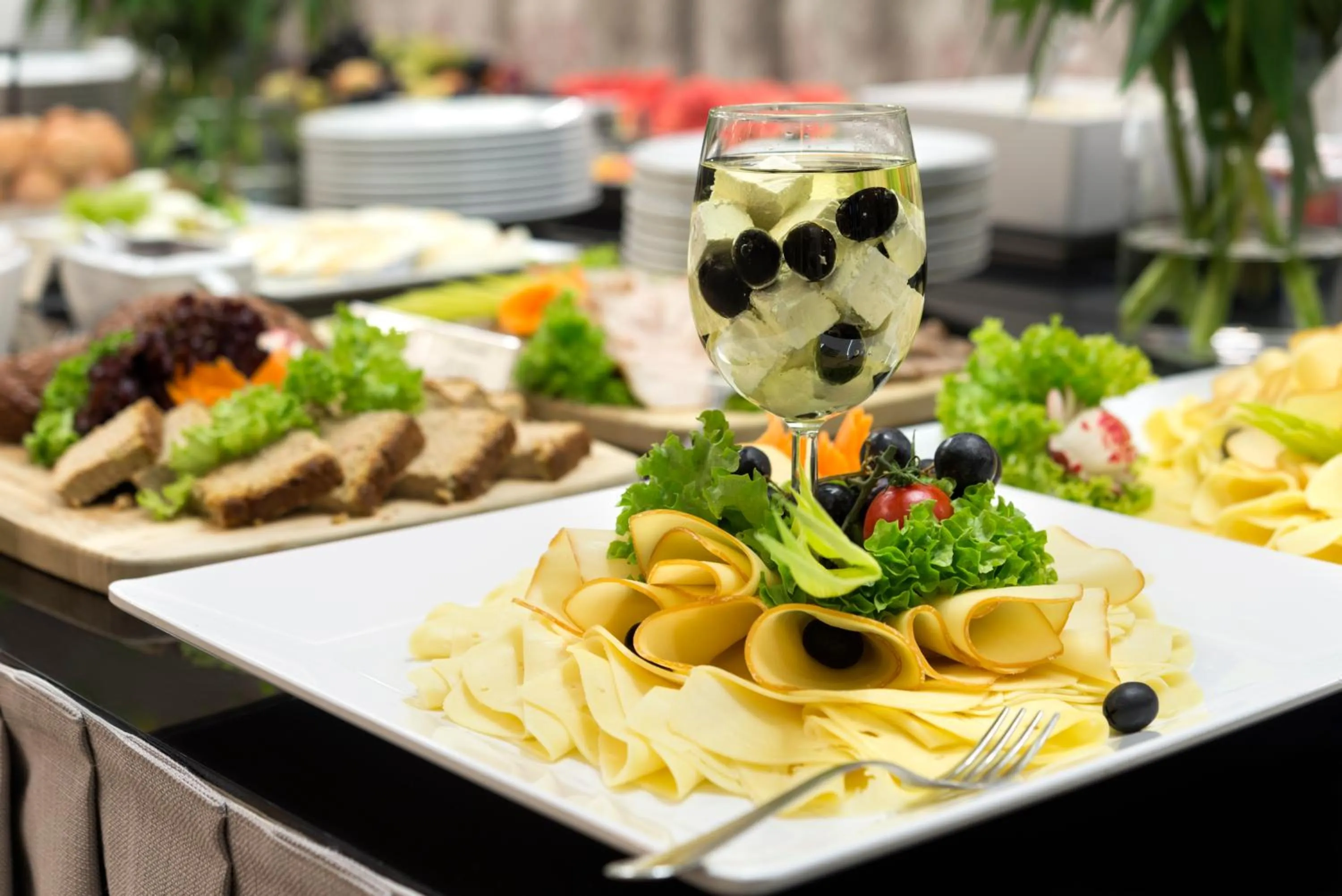 Food and drinks in Golden Tulip Krakow City Center