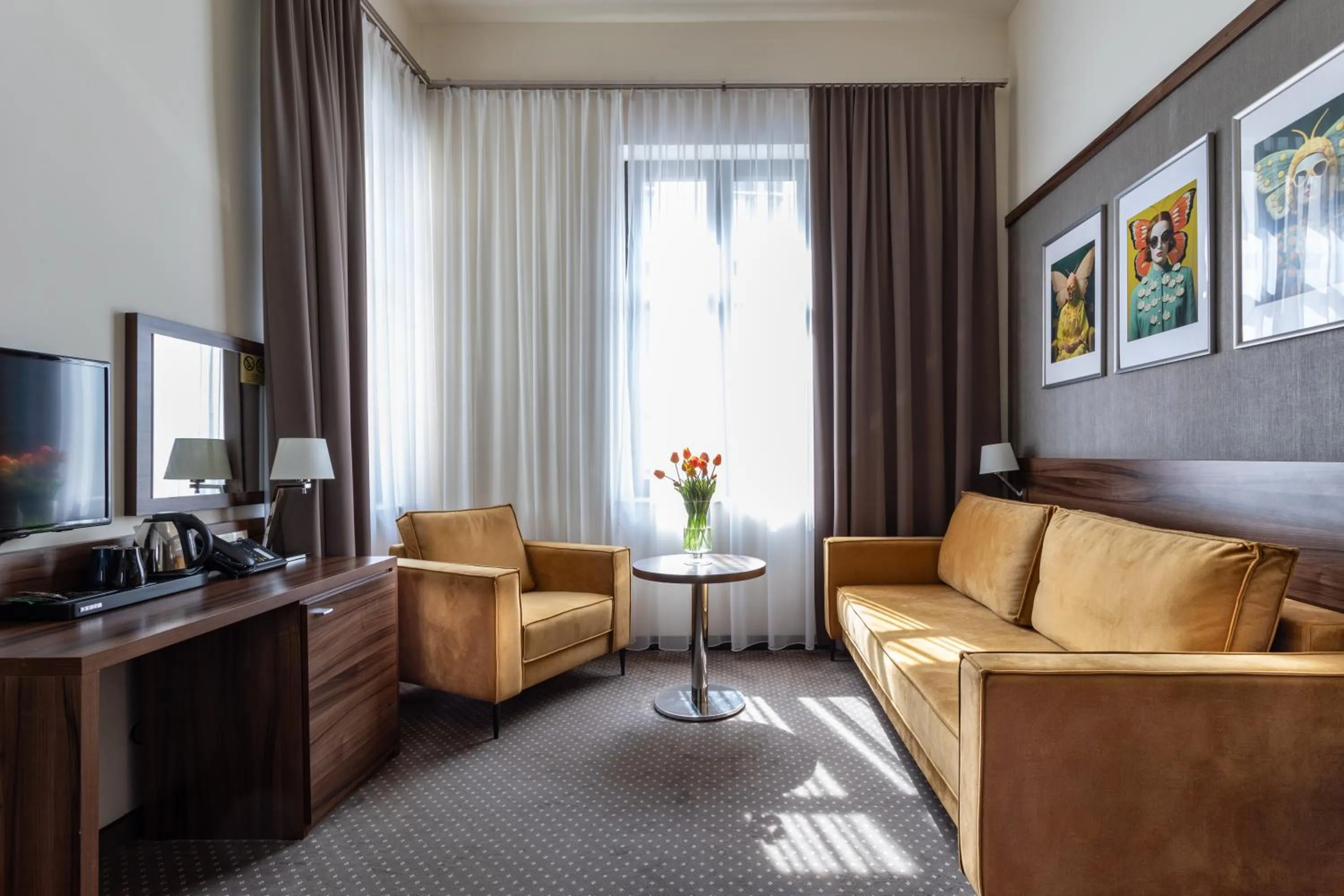 TV and multimedia in Golden Tulip Krakow City Center