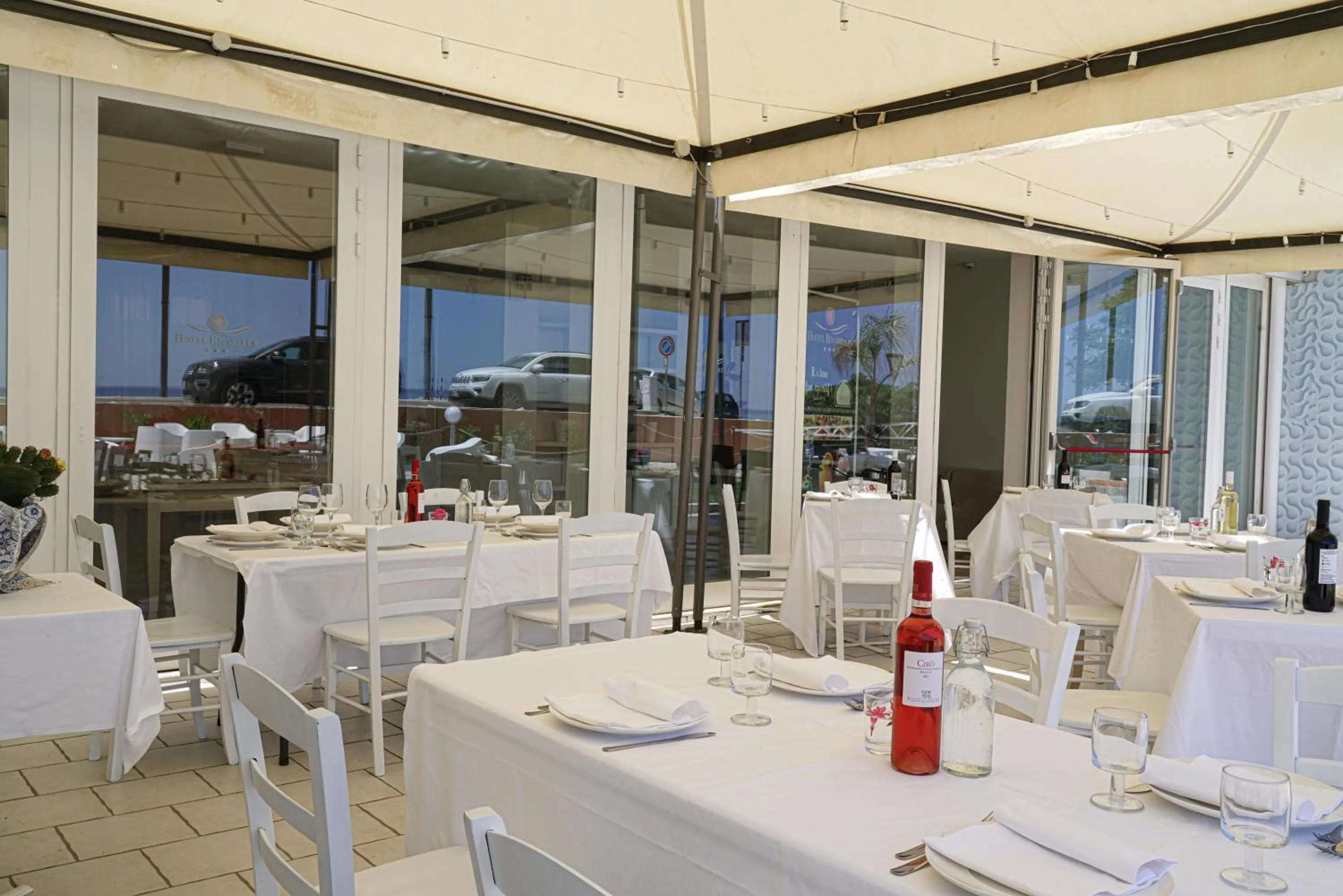 Restaurant/places to eat in Hotel Rivabella