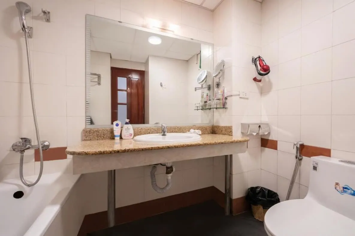 Bathroom in A25 Hotel - 26 Hàng Nón