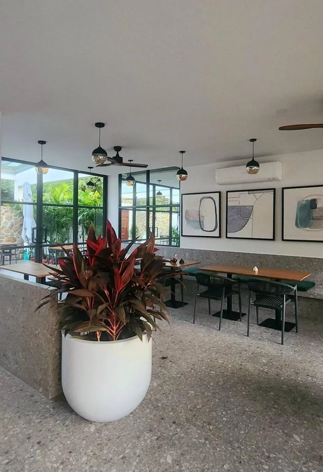 Restaurant/places to eat in Skye Beach Koh Samui